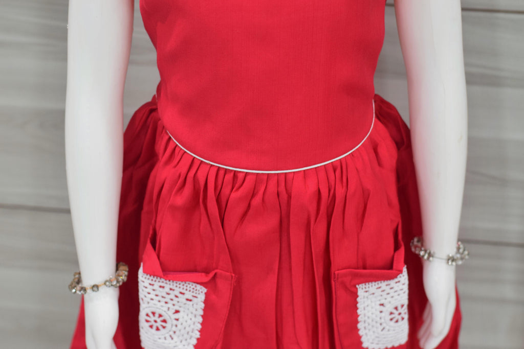 Girls Red Cotton Frock with Crochet Pockets & Heart Brooch - View 3 - Cotton - Nushio
