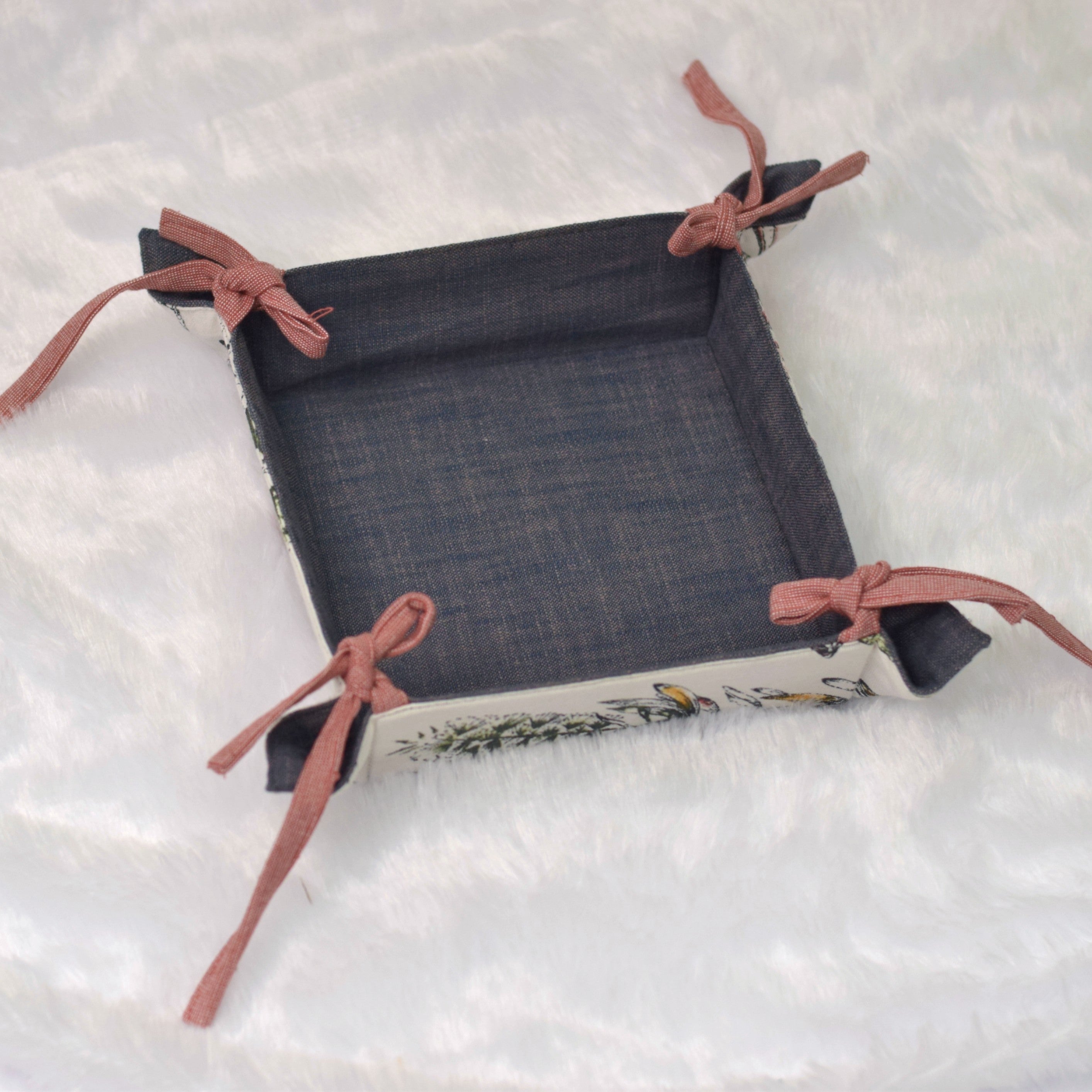 Fabric Bread Basket with Tie-Knot Corners - Main Product Image - Nushio