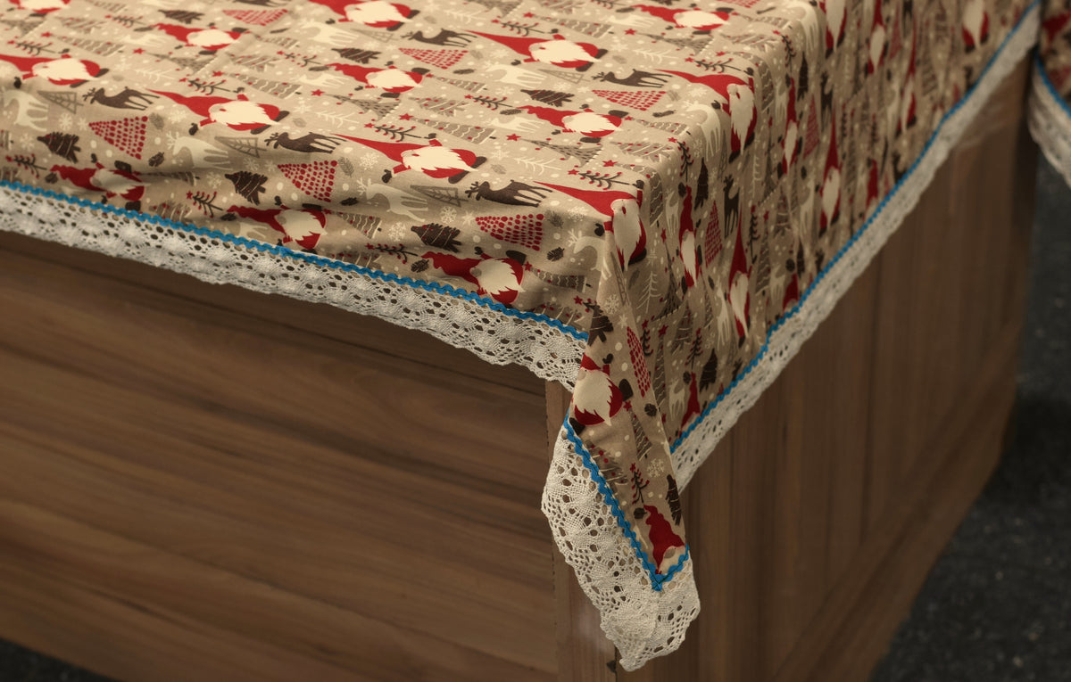 Festive Holiday Gnome Print Tablecloth with Elegant Lace Border – Nushio by Pulpel