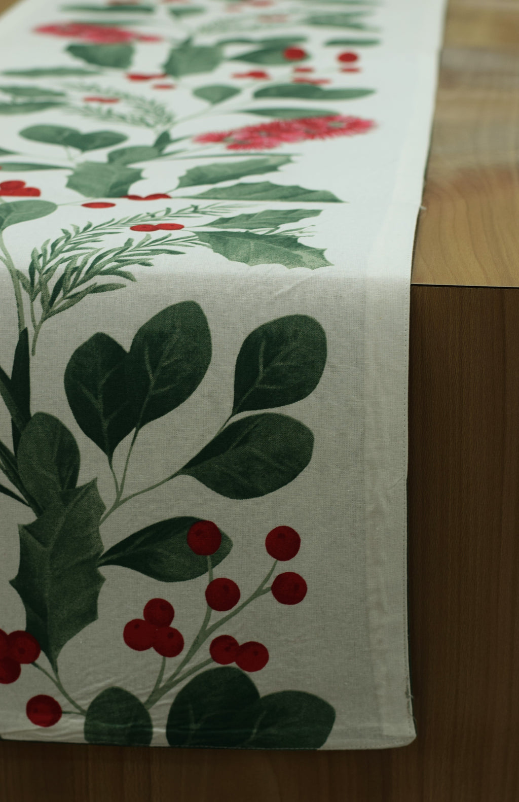 Christmas Floral Printed Table Runner – 150 × 35 cm