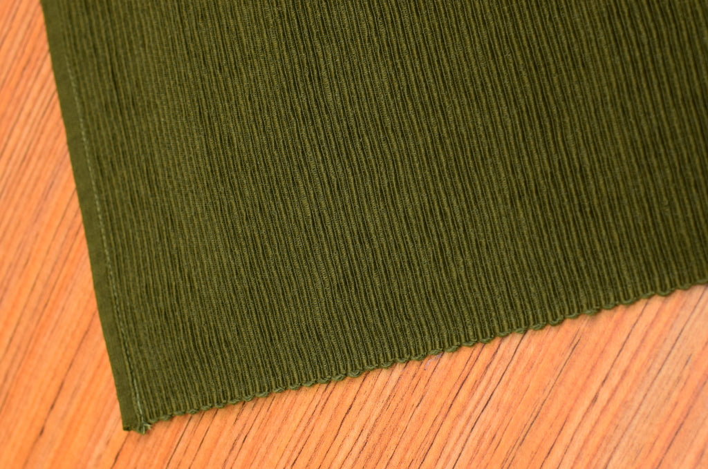 Textured Table Mat – 50 × 35 cm | Elegant Olive Green Ribbed Placemat
