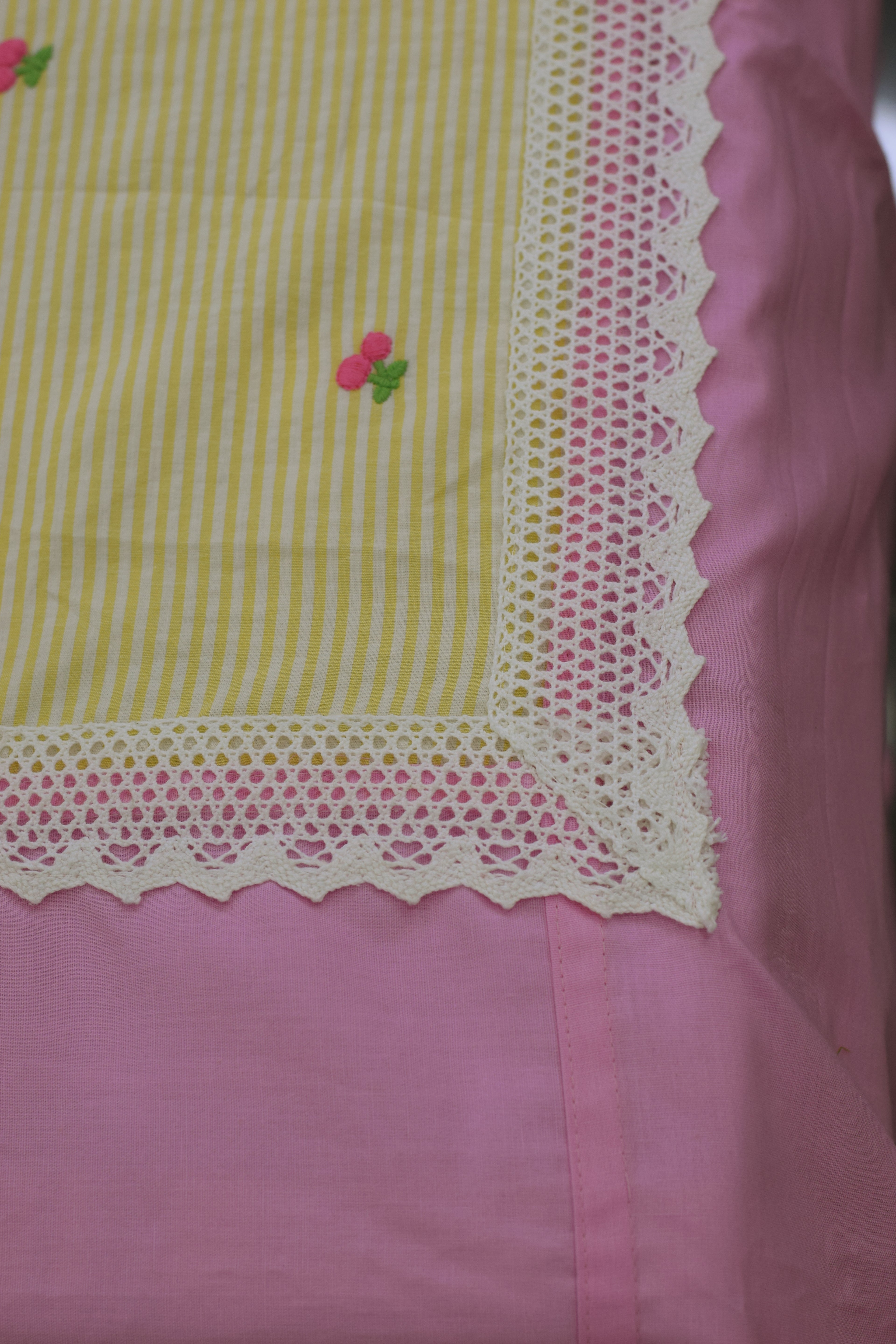 Pastel Elegance Soft  Pink & Pastel Yellow (90" x 96") Bedspread Set with Pillow Covers