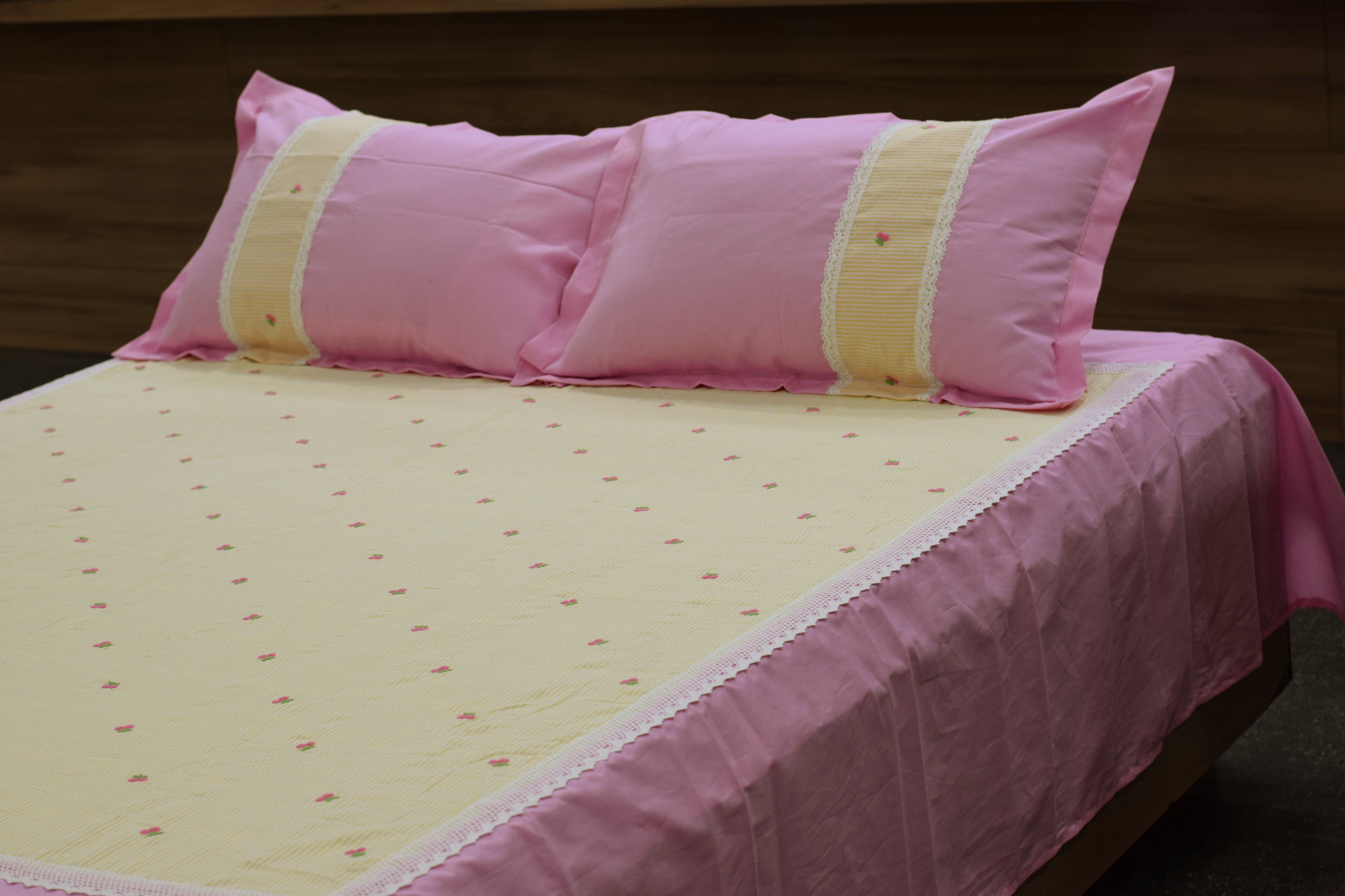 Pastel Elegance Soft  Pink & Pastel Yellow (90" x 96") Bedspread Set with Pillow Covers