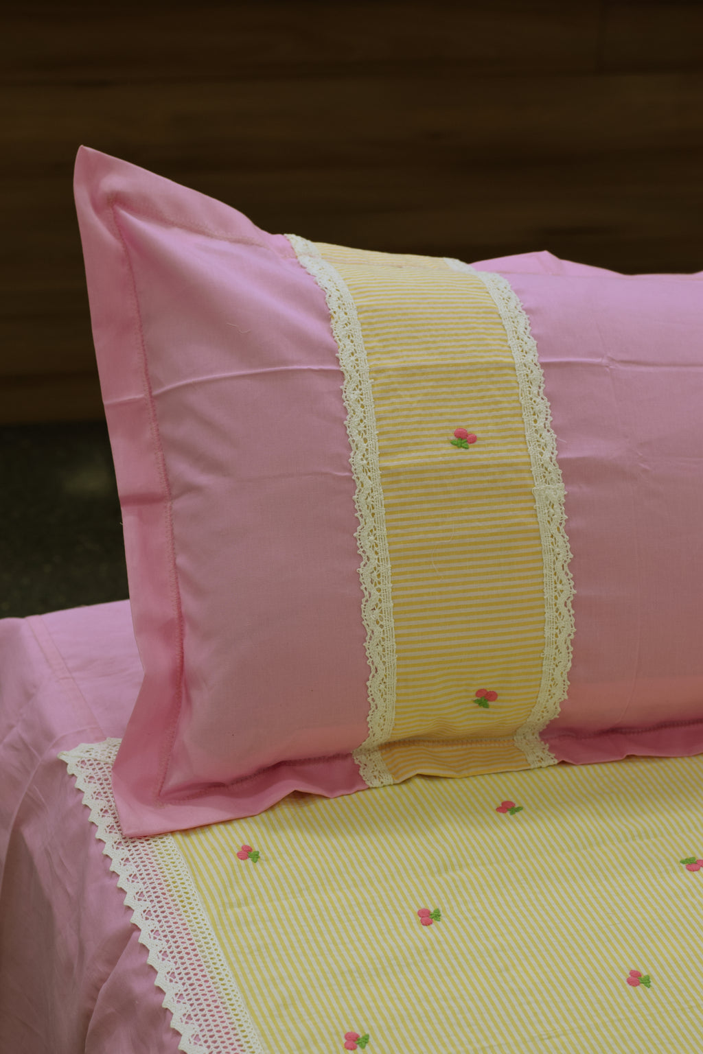 Pastel Elegance Soft  Pink & Pastel Yellow (90" x 96") Bedspread Set with Pillow Covers