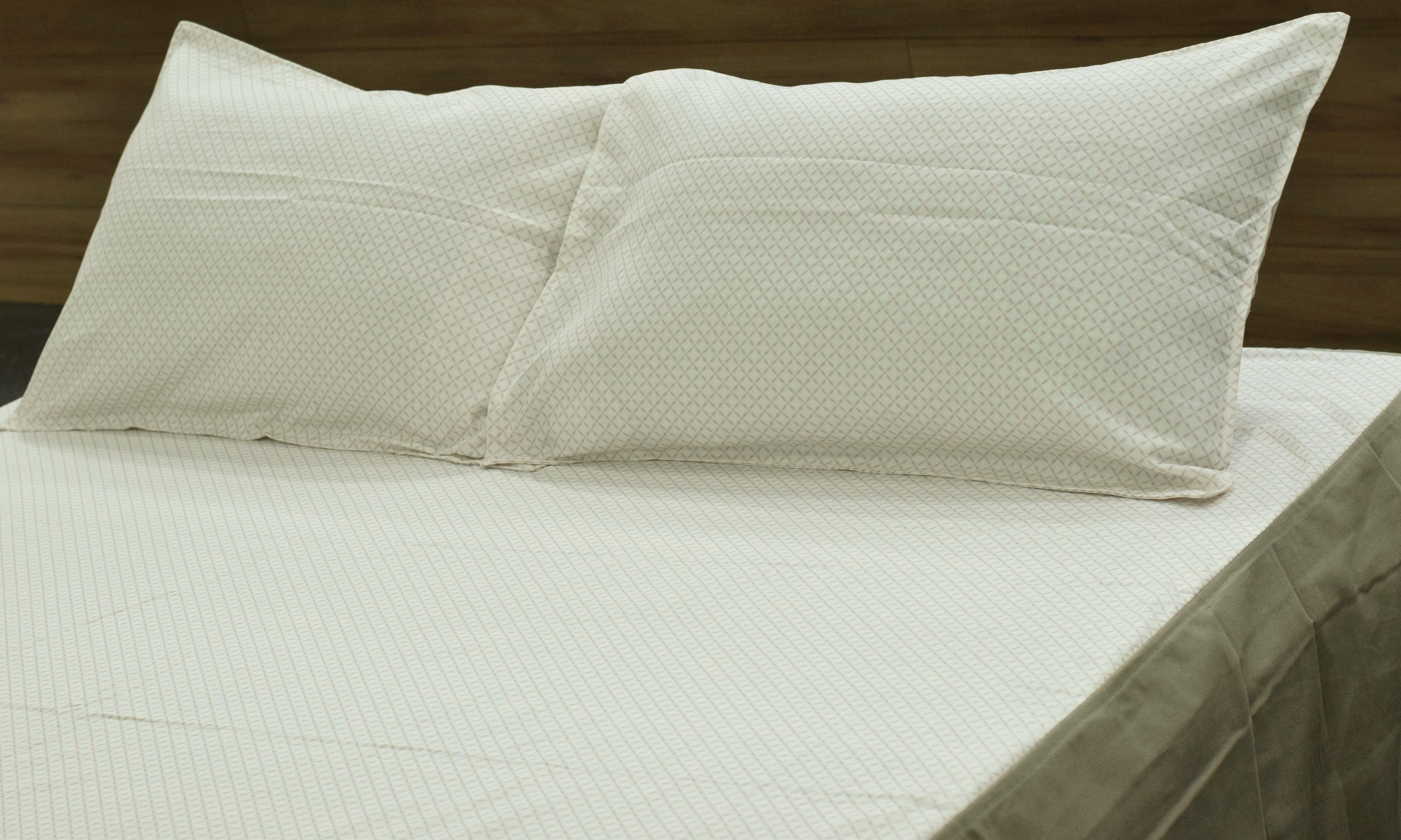 King Size Cotton Bedspread with Pillow Covers – Elegant Ivory & Taupe Geometric Design | Bedspread Set