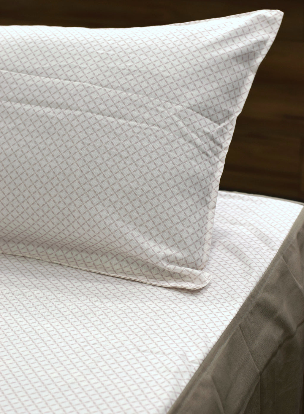 King Size Cotton Bedspread with Pillow Covers – Elegant Ivory & Taupe Geometric Design | Bedspread Set