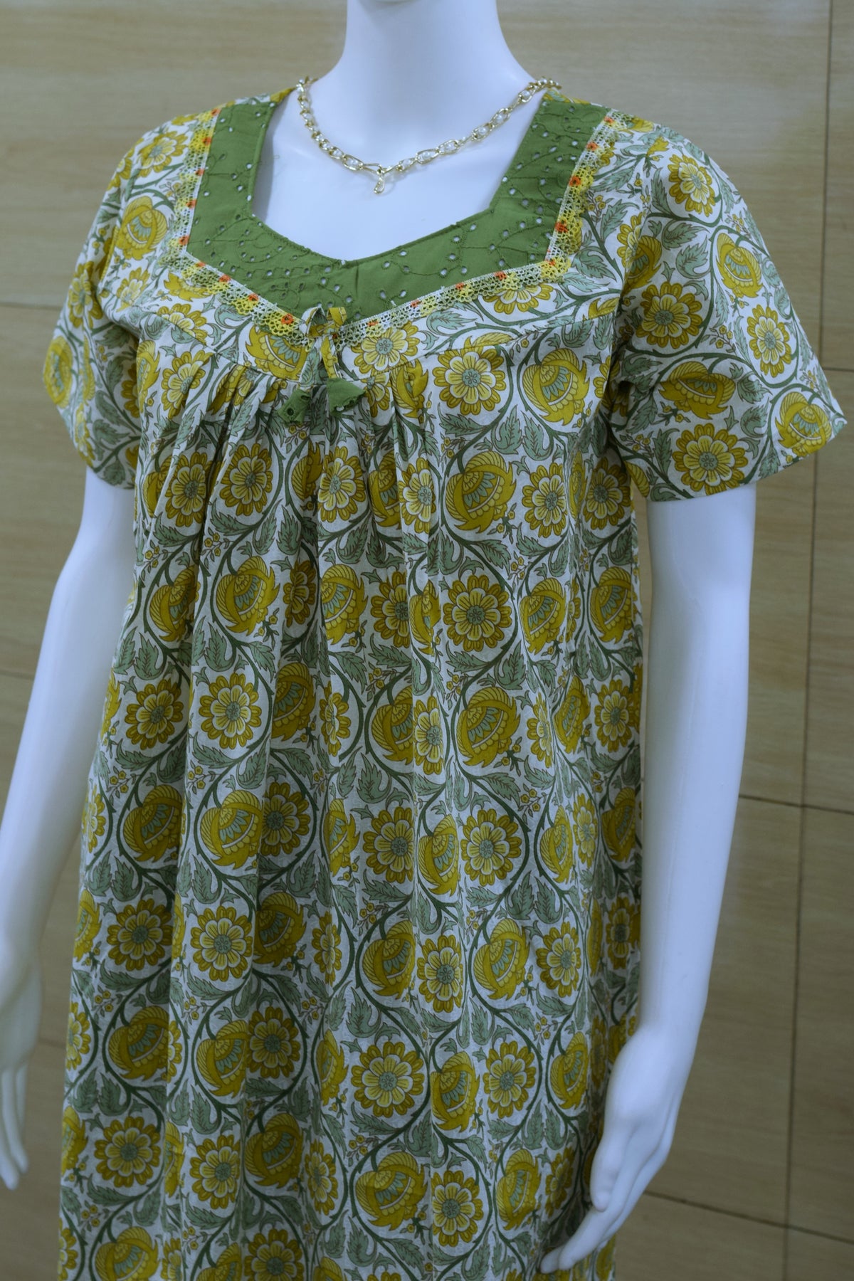 Women’s Cotton Full Length Nighty – Floral Print with Hakoba Neck Design | Size M