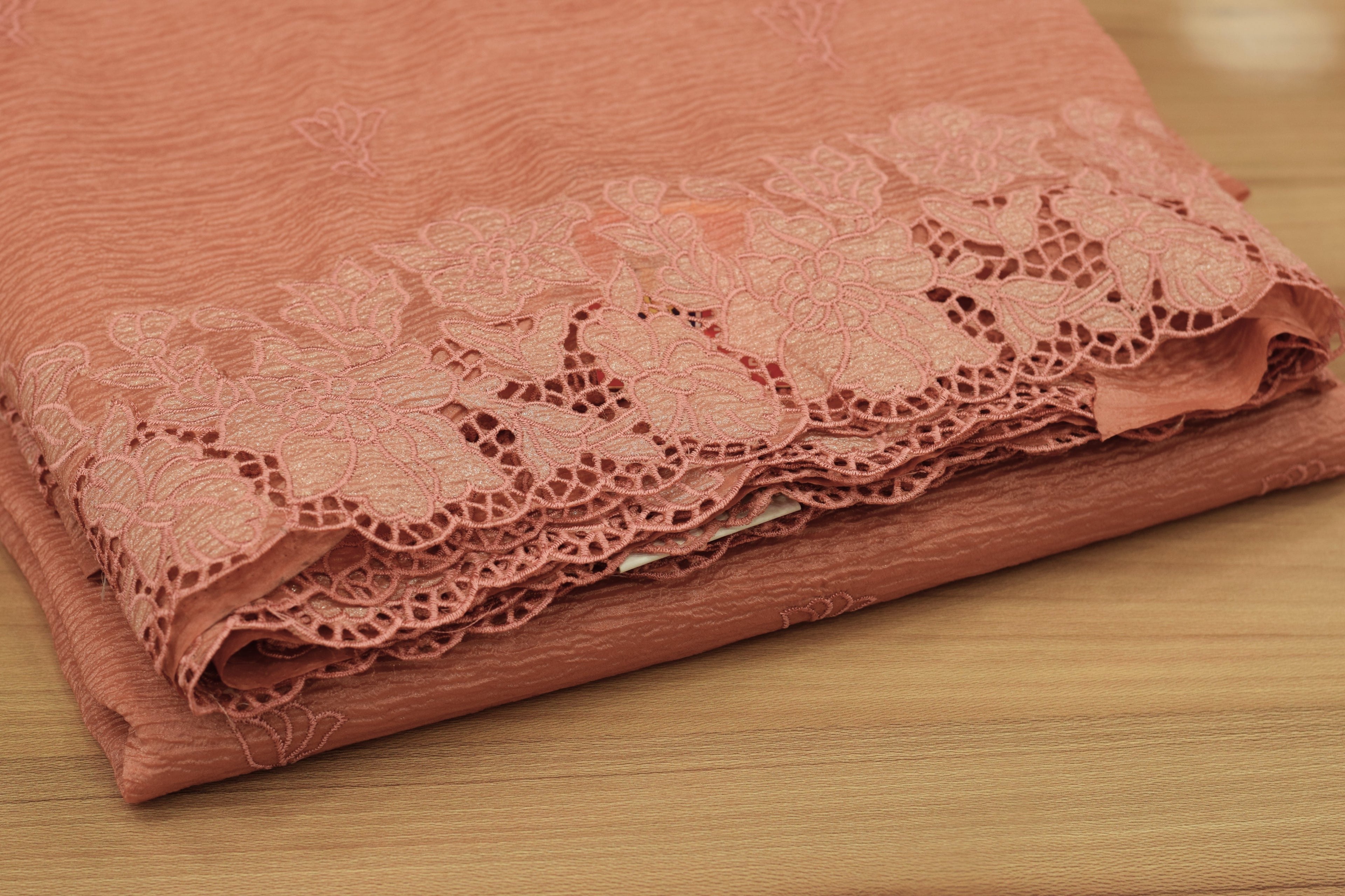 Elegant Crushed Organza Saree with Floral Lace Border – Premium Party & Occasion Wear