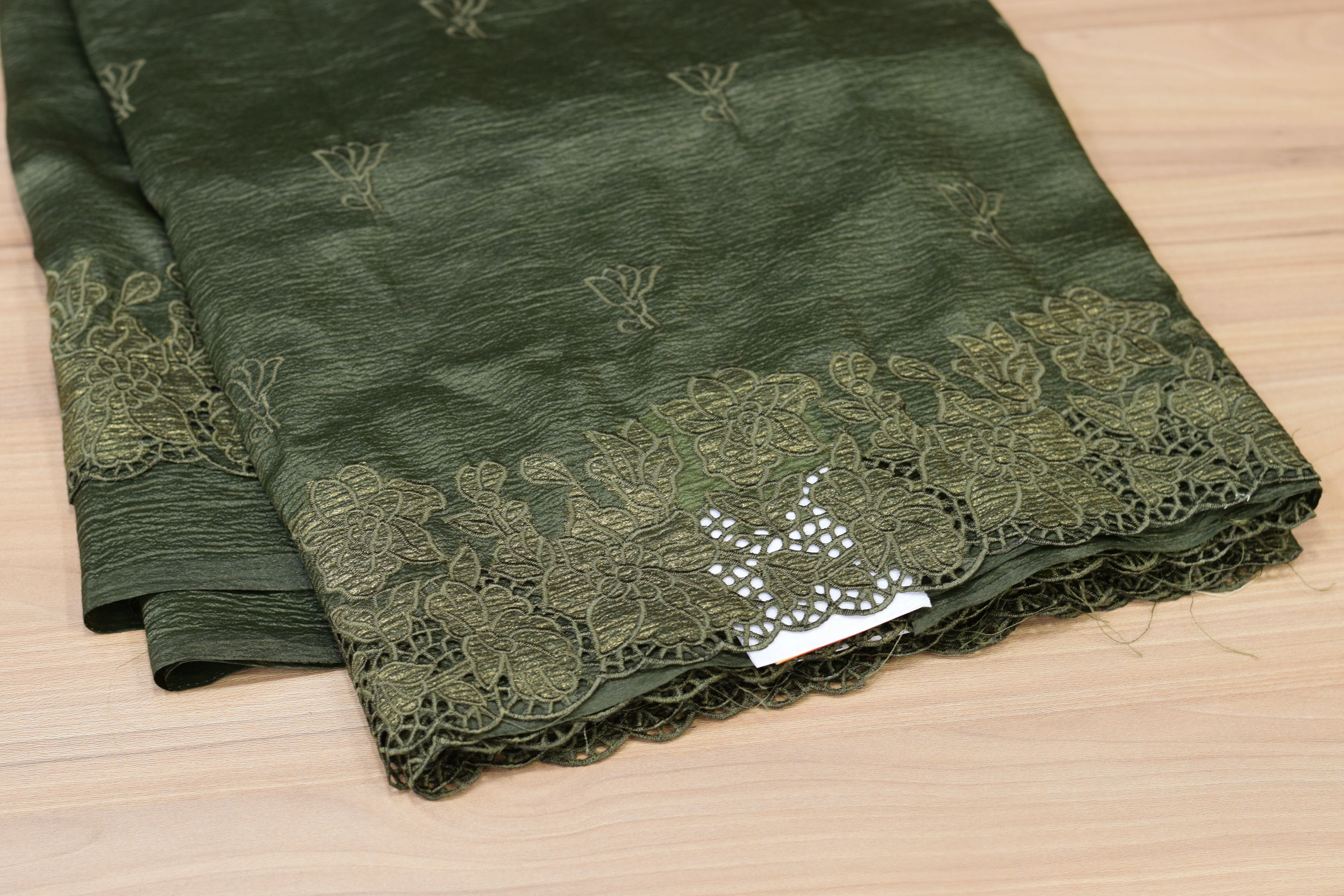 Elegant Crushed Organza Saree with Floral Lace Border – Premium Party & Occasion Wear