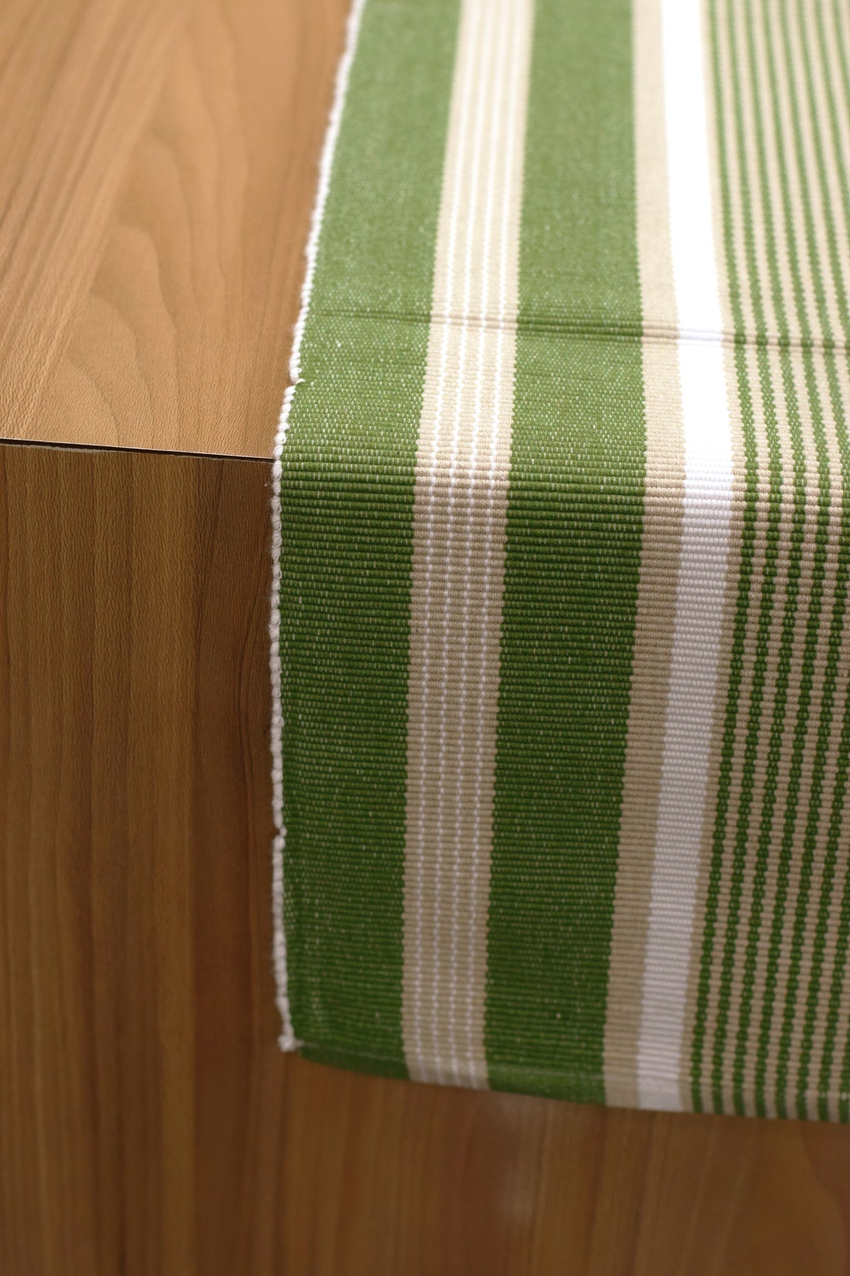 Green & Cream Striped Table Runner – 120 × 35 cm