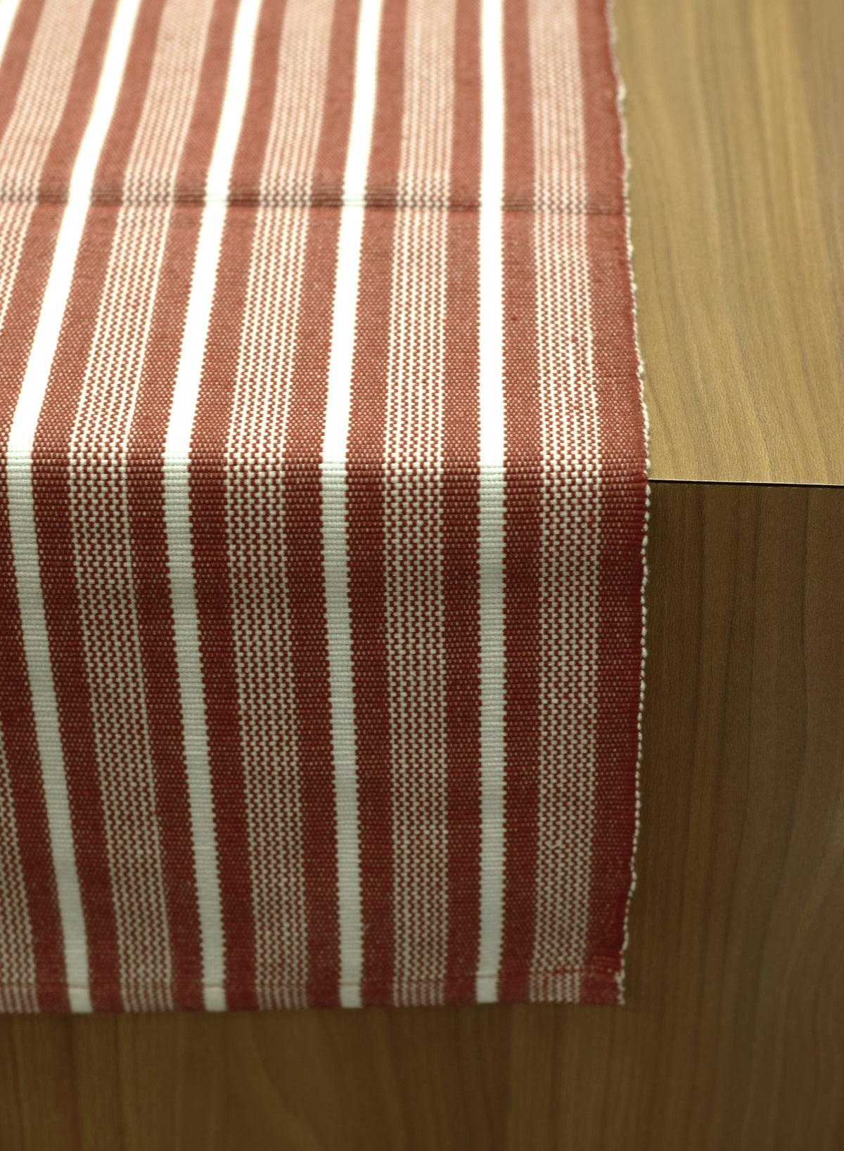 Red & White Striped Table Runner – 140 × 45 cm