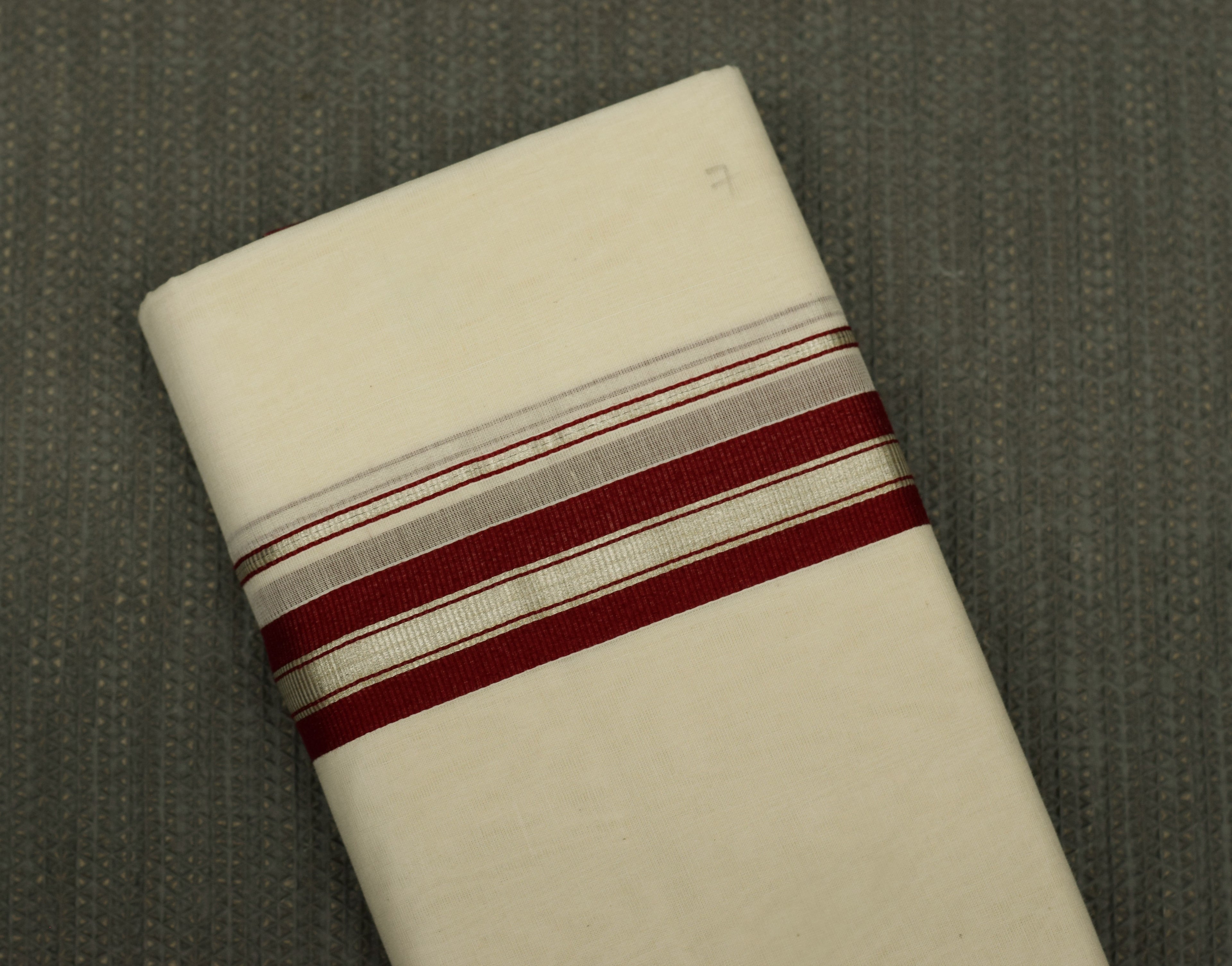 Kodi Color Double Mundu – Off White with Maroon & Silver Border | Traditional Kerala Dhoti for Men