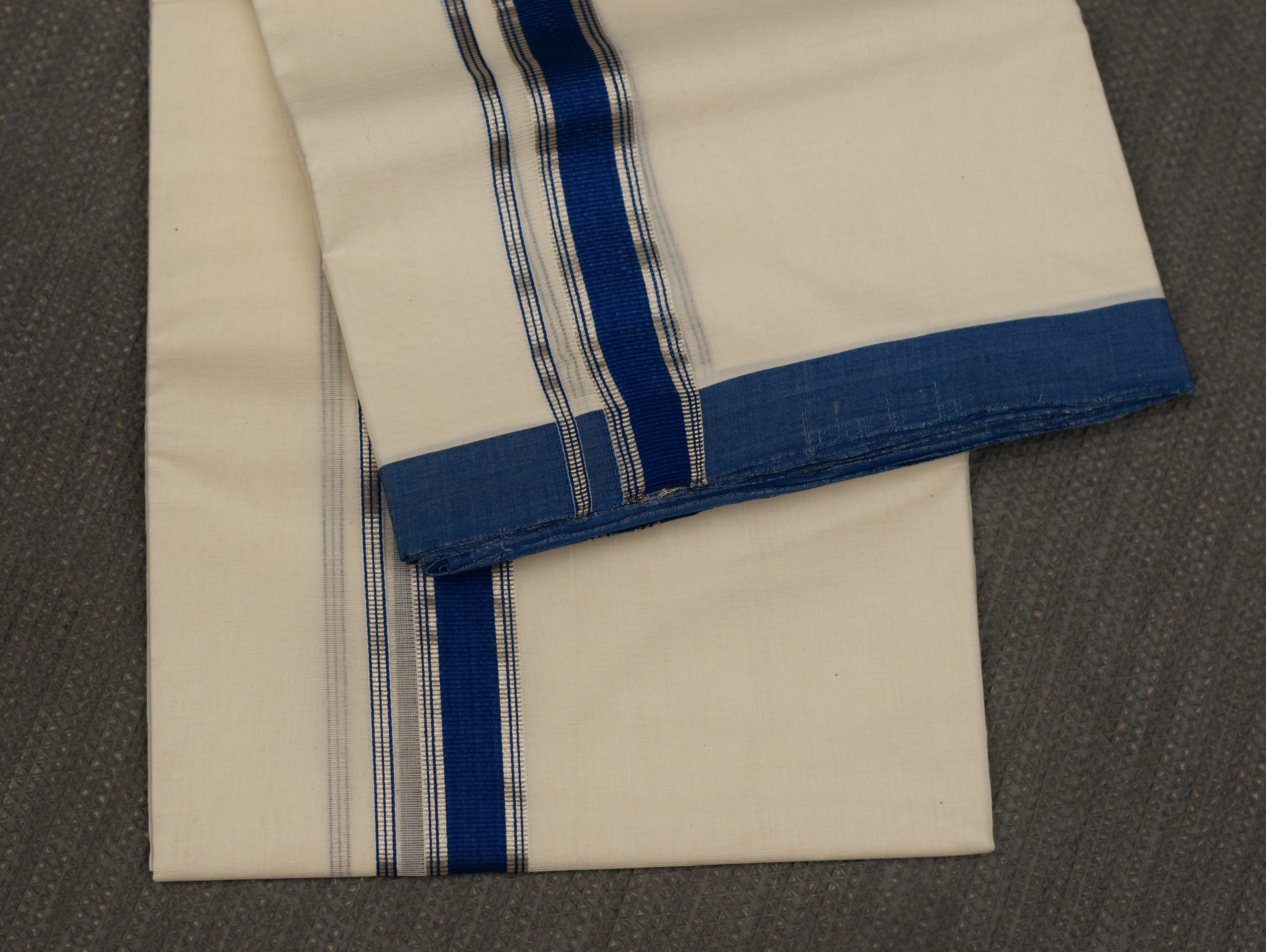 Kodi Color Double Mundu for Men – Traditional Kerala Cotton Dhoti with Royal Blue Border | Premium Double Mundu