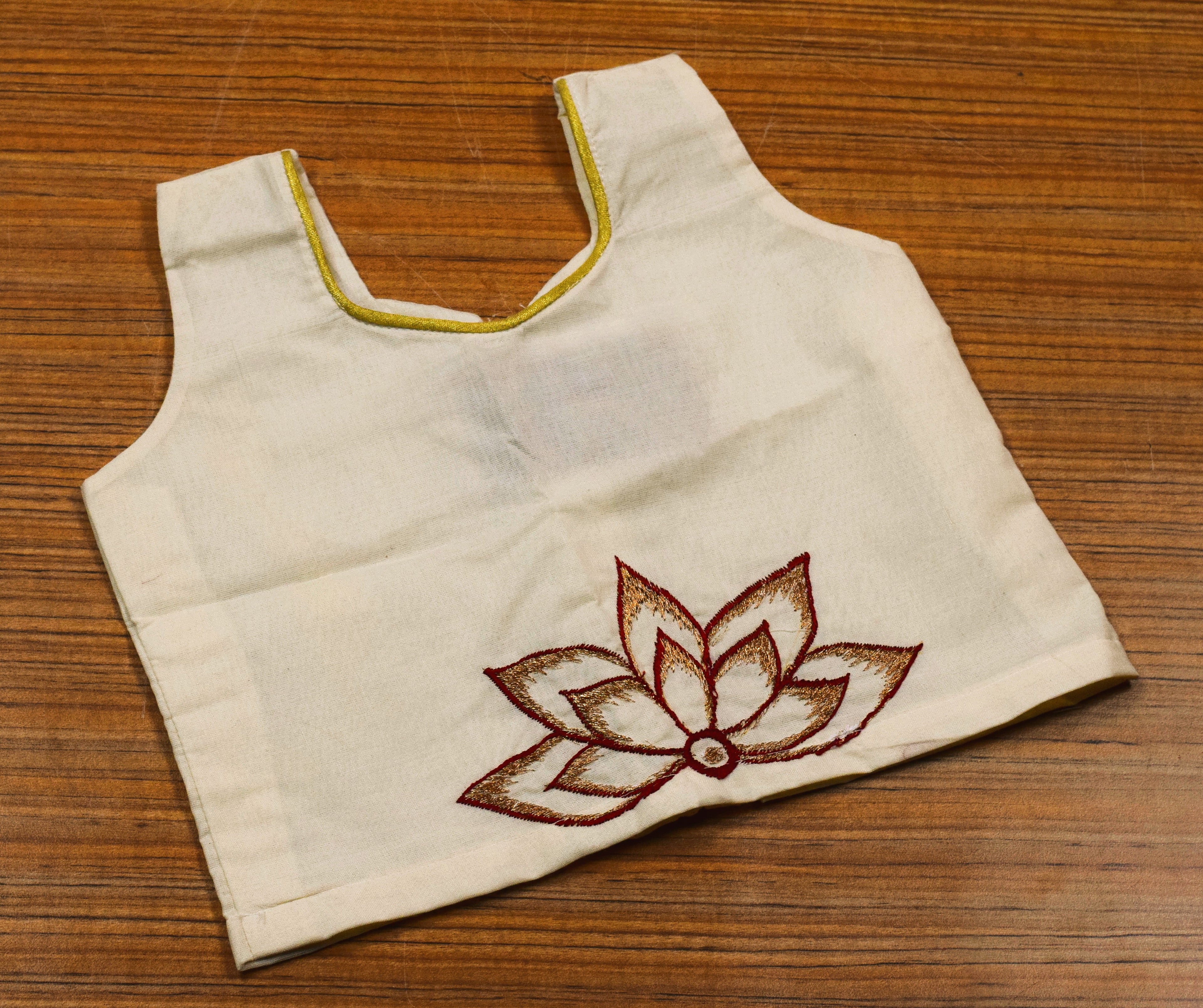 Girls Traditional Onam Skirt & Top Set – Off White Cotton Dress with Golden Kasavu Border & Lotus Embroidery