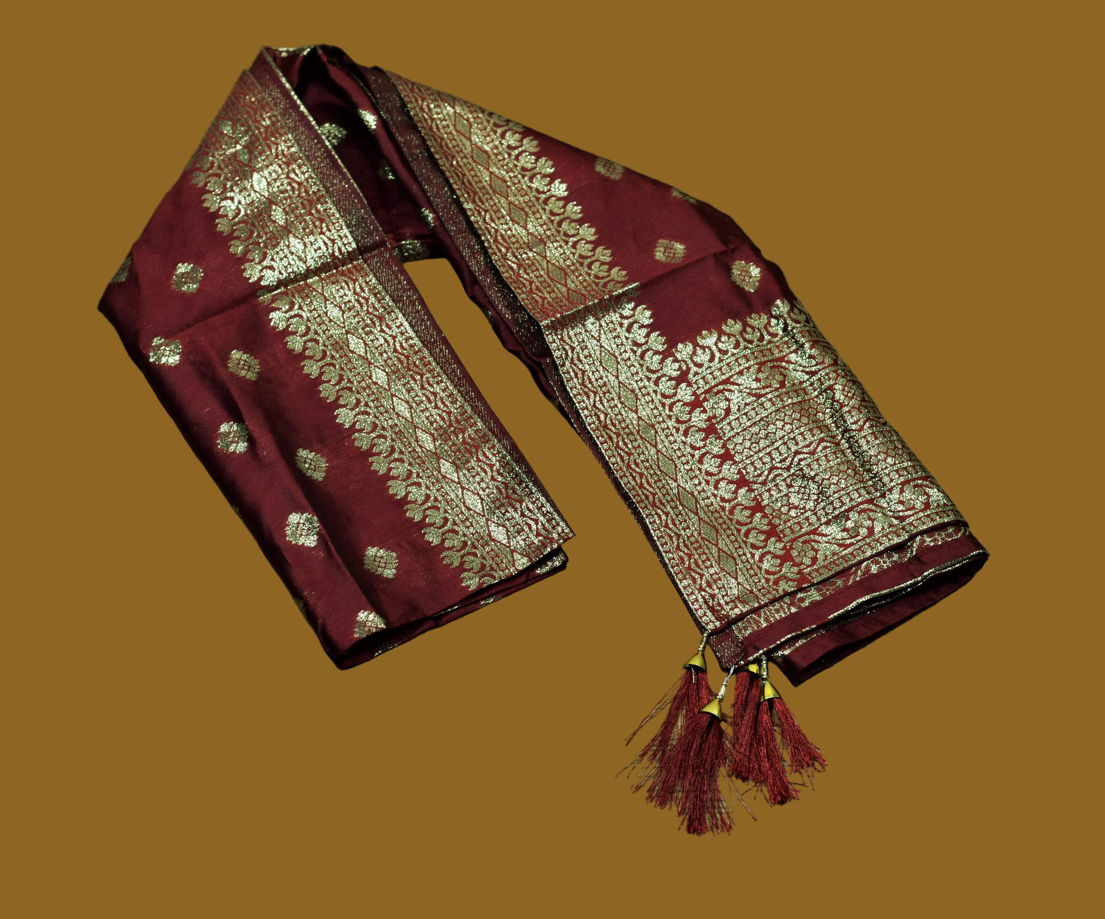 Traditional & Elegant Girls' Readymade Dhavani Set - Maroon & Off-White with Gold Brocade