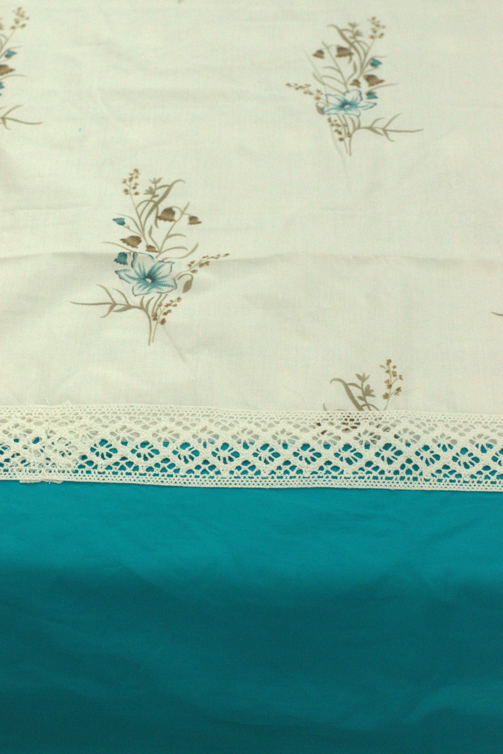 King Size White & Teal Floral Bedspread Set with Pillow Covers – 100" x 100"