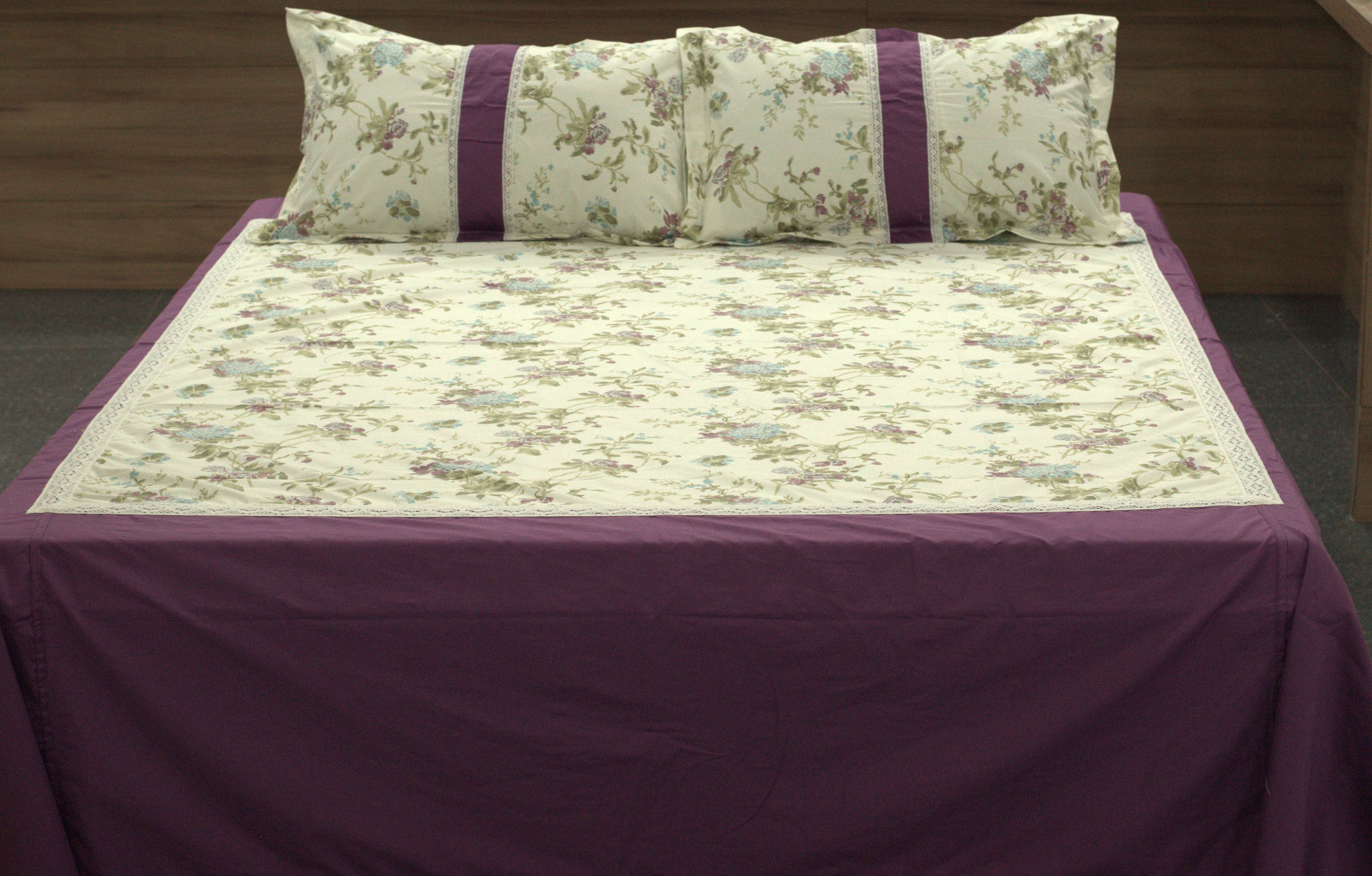 Elegant Lavender Floral King Size Bedspread Set – 100" x 100" with Matching Pillow Covers
