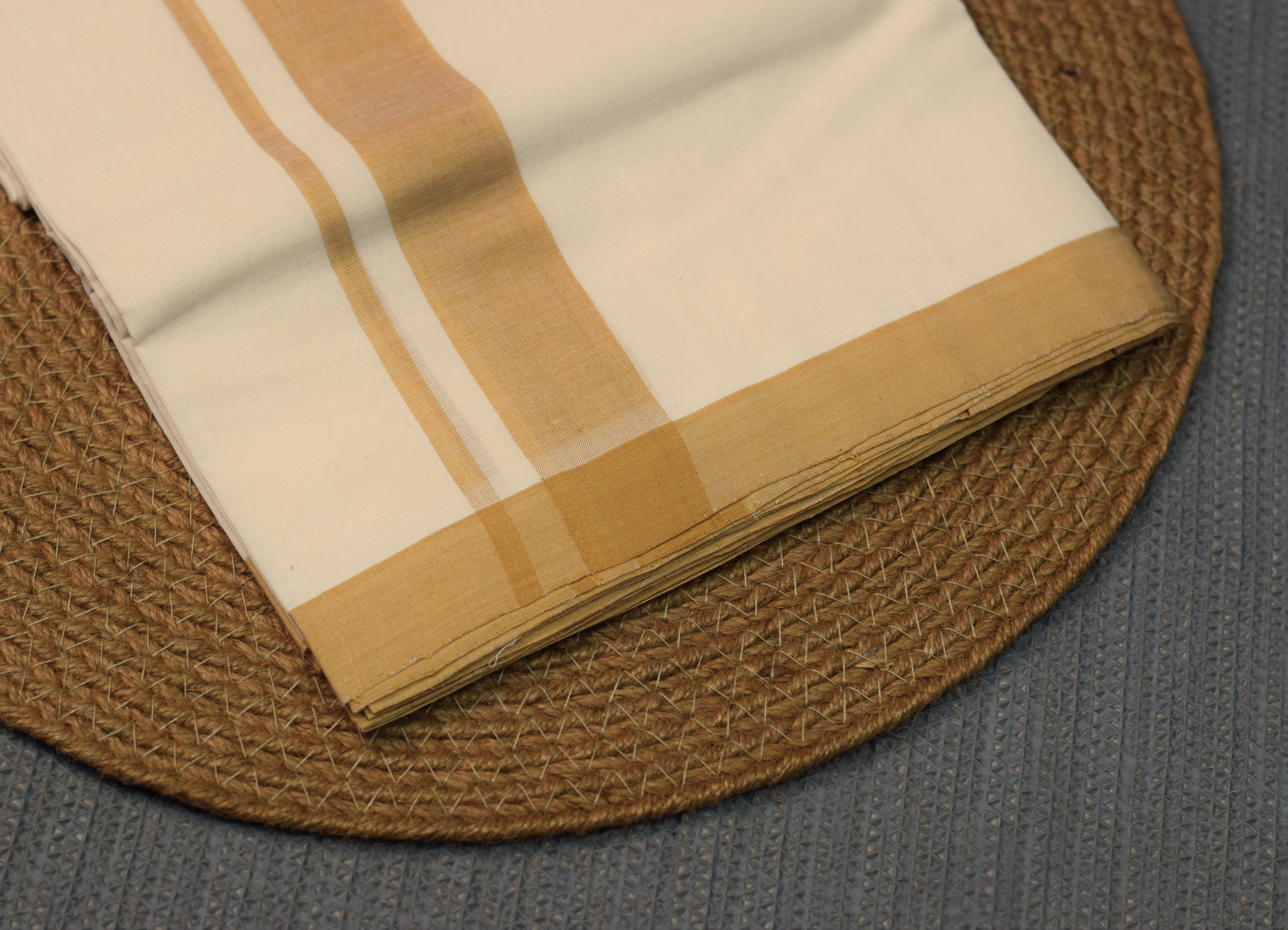 Premium Kerala Kasavu Mundu – Traditional cream & Gold Border Dhoti