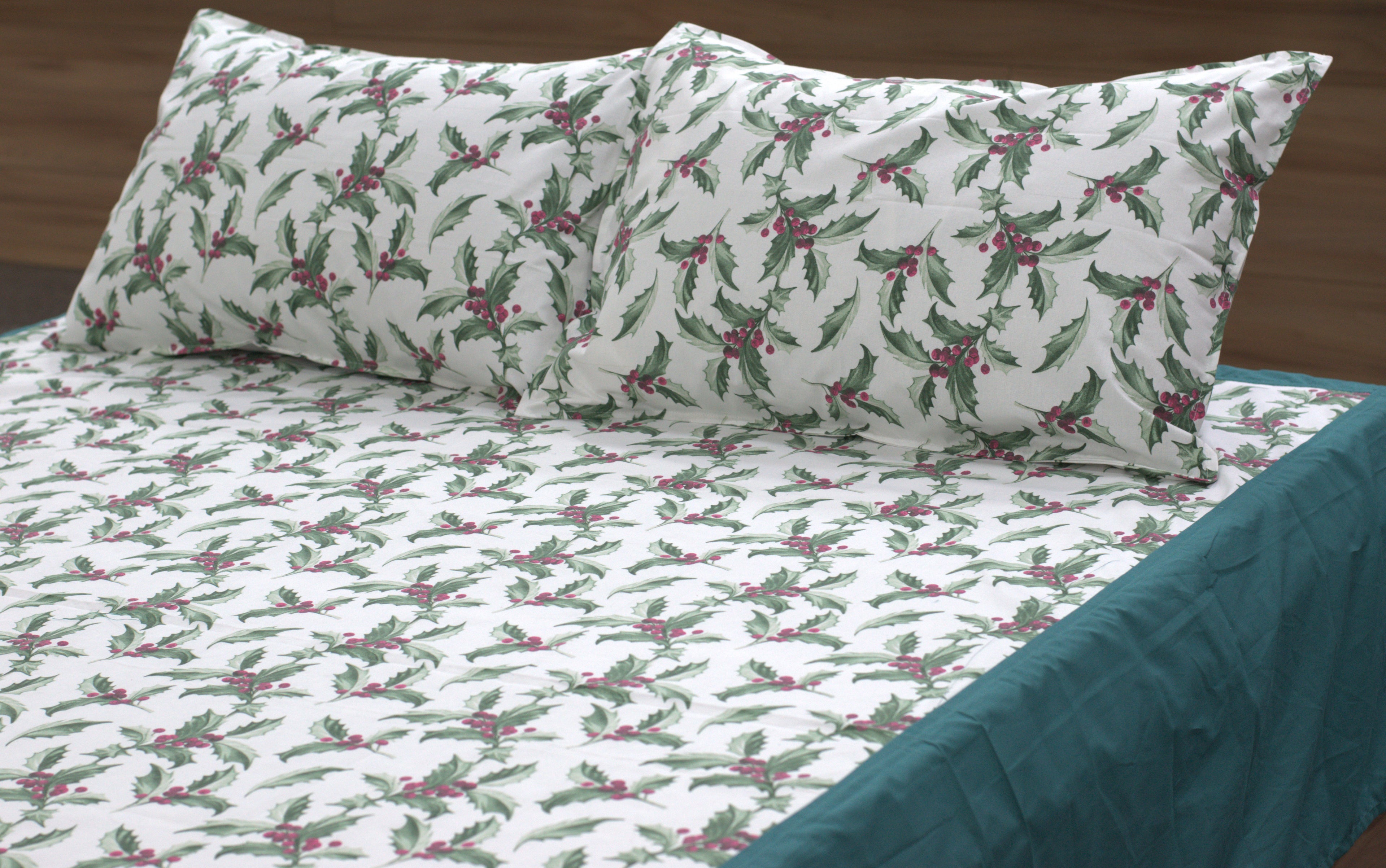 QUEEN Size Floral Bedsheet with 2 Pillow Covers |  Printed Bed Cover | White & Teal Green |