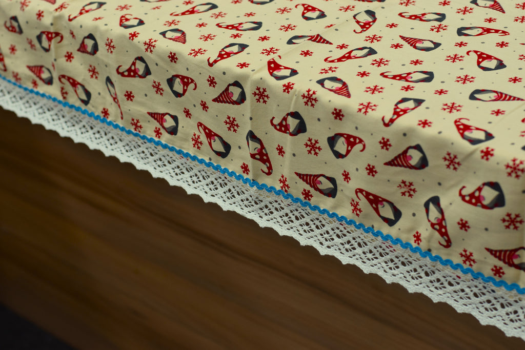Christmas Gnome & Snowflake Printed Table Cloth with White Lace – Nushio by Pulpel