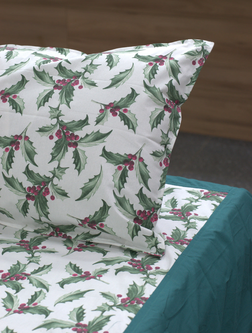 QUEEN Size Floral Bedsheet with 2 Pillow Covers |  Printed Bed Cover | White & Teal Green |