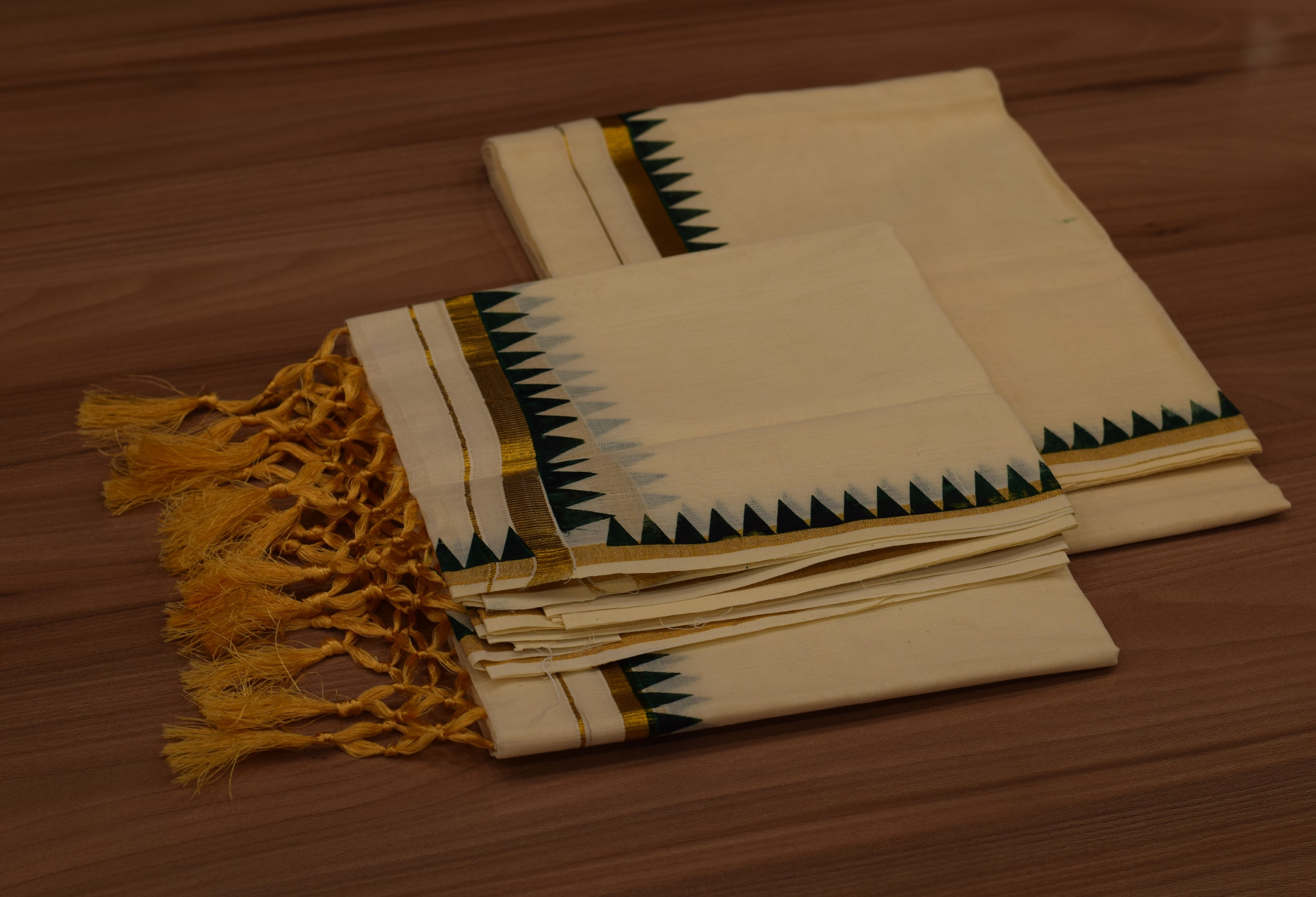 Women's Kerala Kodi Color Set Mundu with Green & Golden Kasavu Border | Traditional Cotton Set Mundu | 2.80 Meter