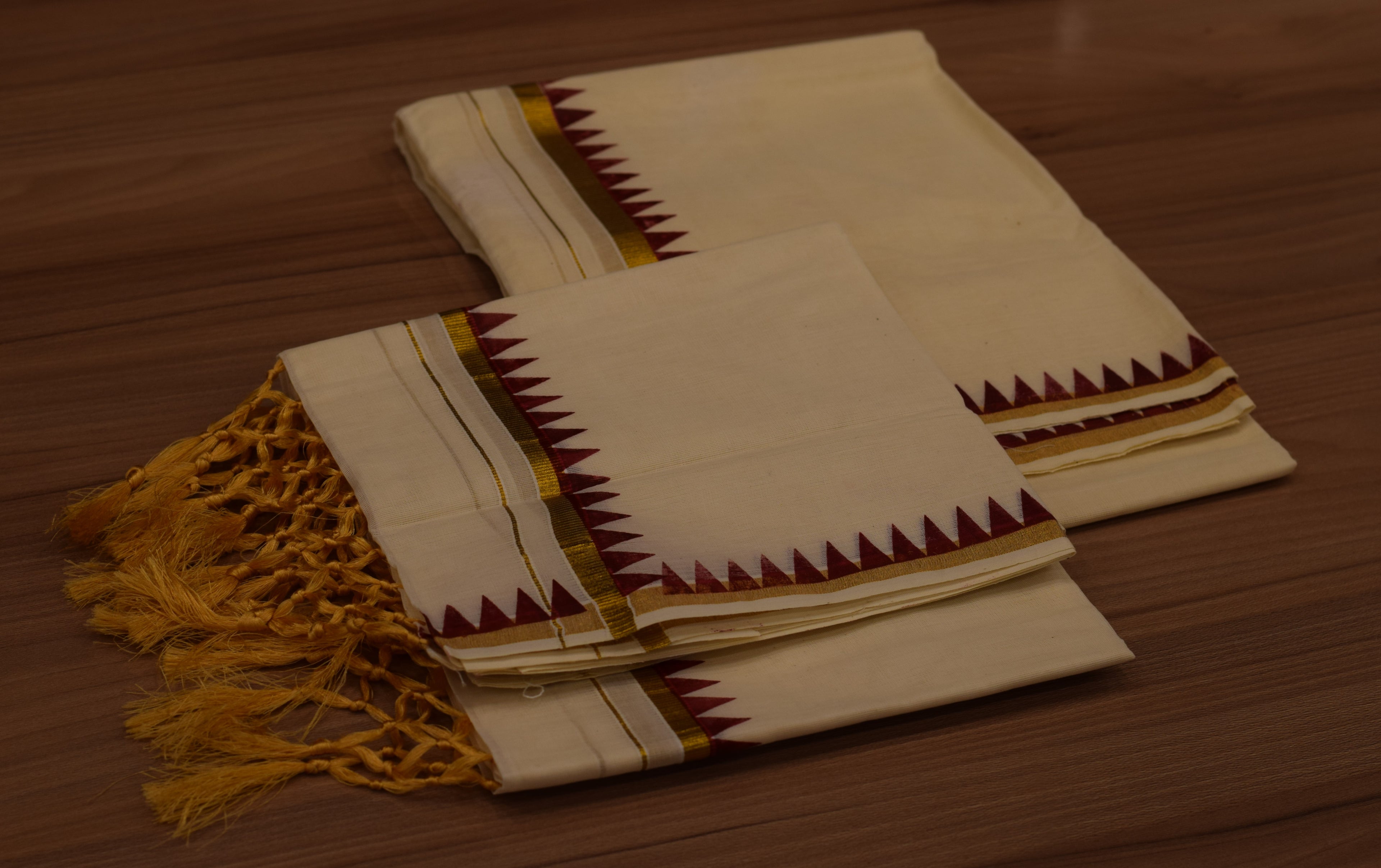 Kerala Kodi Color Women's Set Mundu – 2.80 Meter Traditional Cotton Set Mundu with Maroon & Golden Border