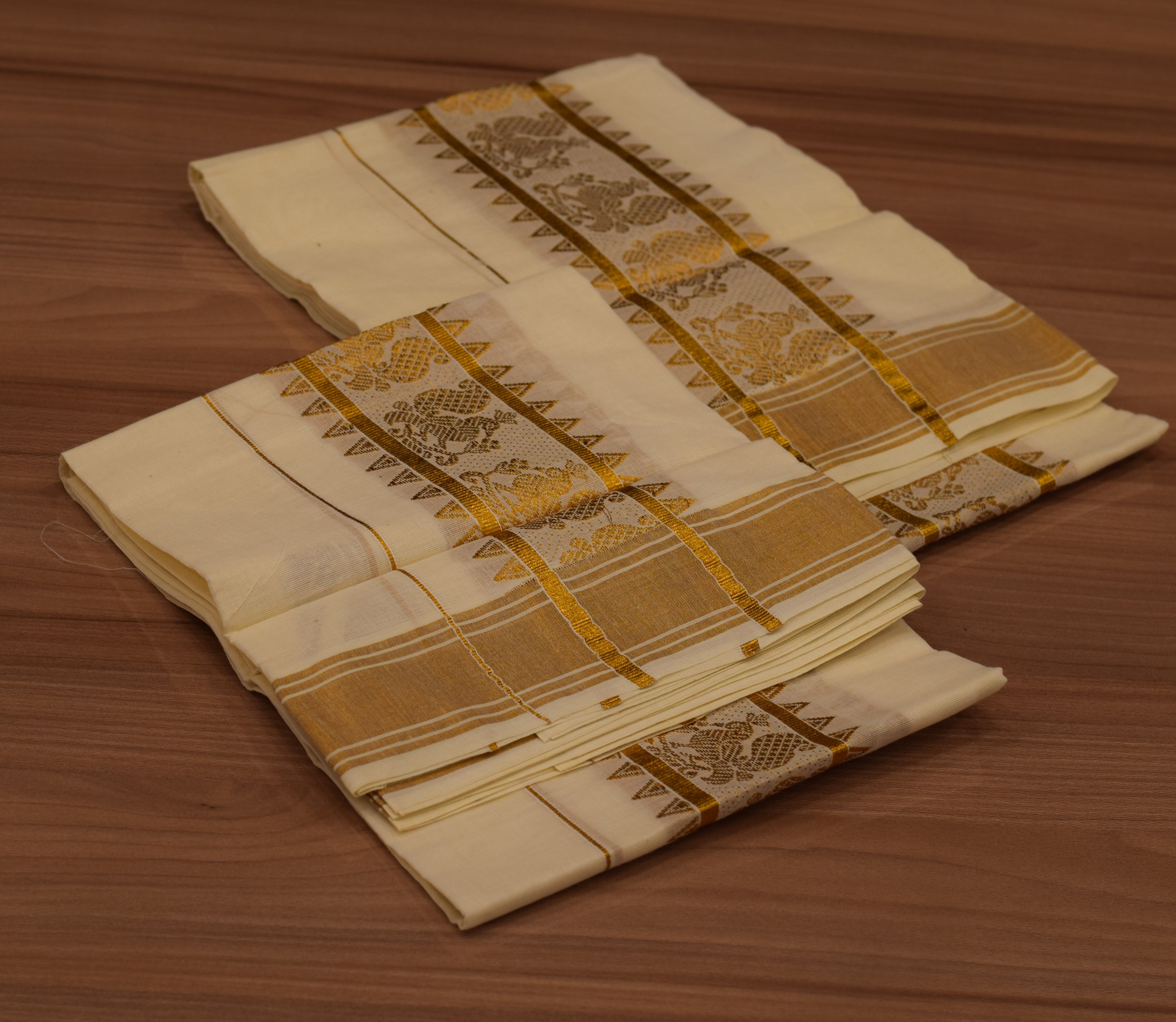 Kerala Kodi Color Women's Set Mundu – 2.50 Meter Traditional Cotton Set Mundu with Peacock Design Golden Border