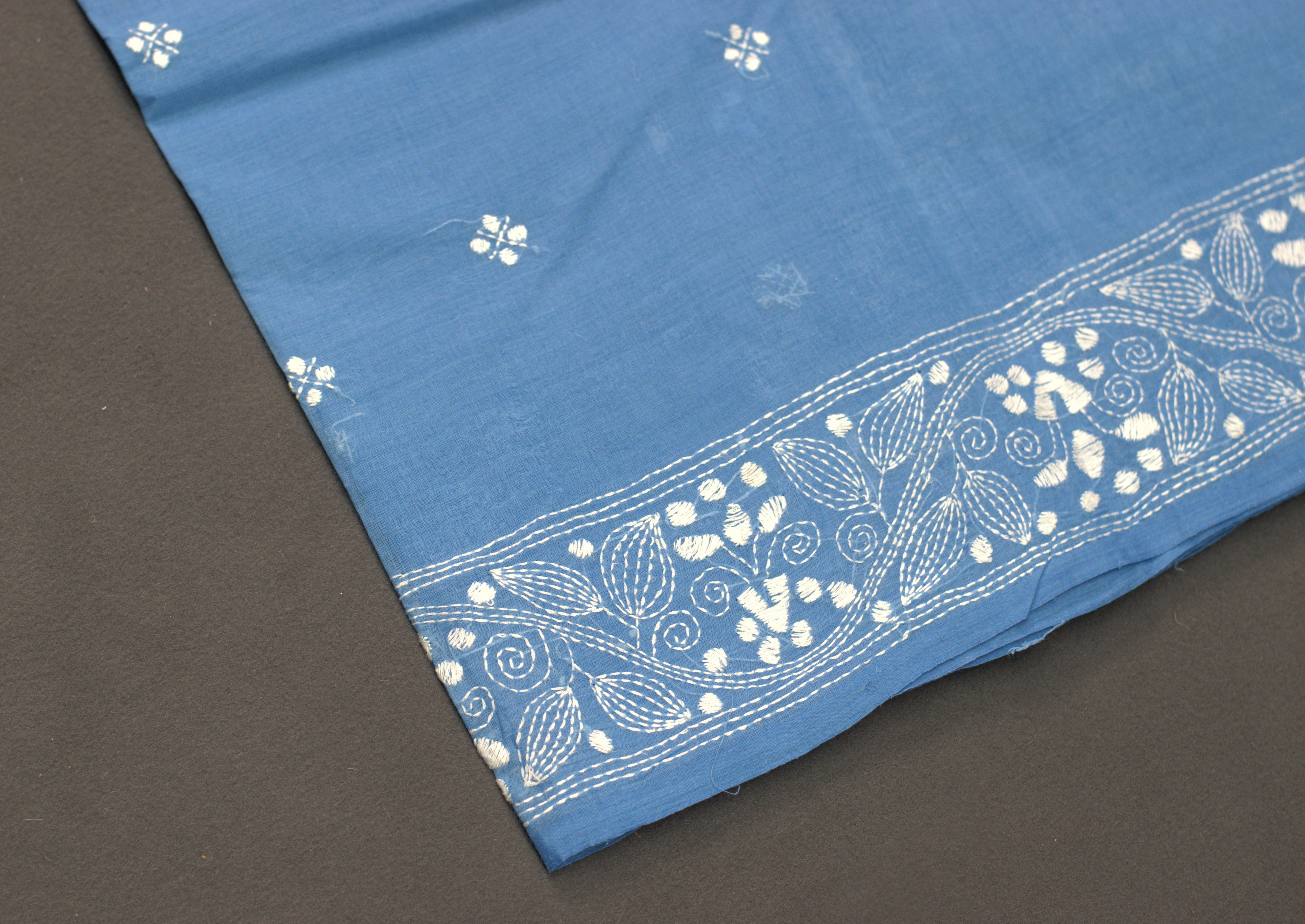 Elegant Blue Cotton Saree with Intricate Floral Border & Pallu