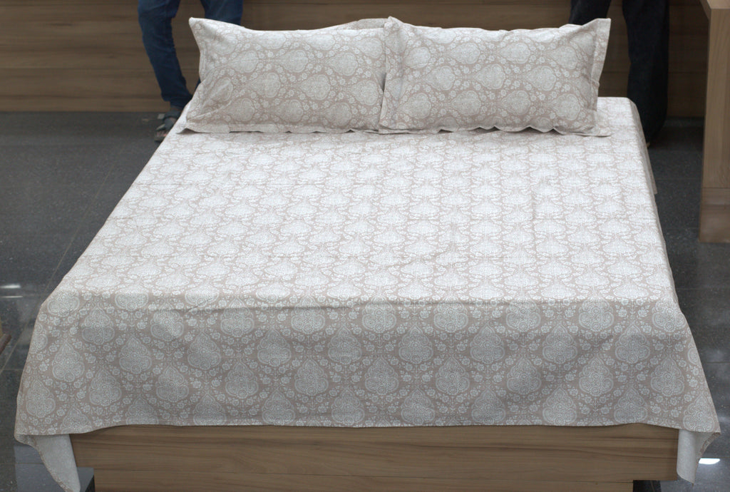 Queen Size Printed Cotton Bedsheet with 2 Pillow Covers – Elegant Beige Pattern Bed Sheet Set