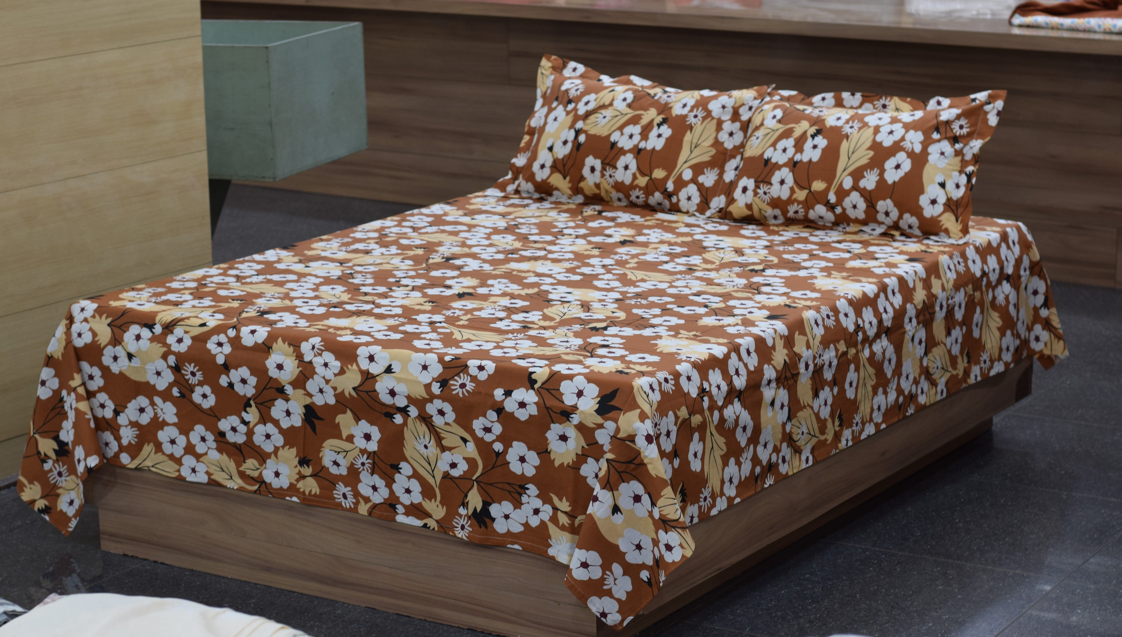 Autumn Bloom Floral Queen Size Cotton Bedsheet with Pillow Covers
