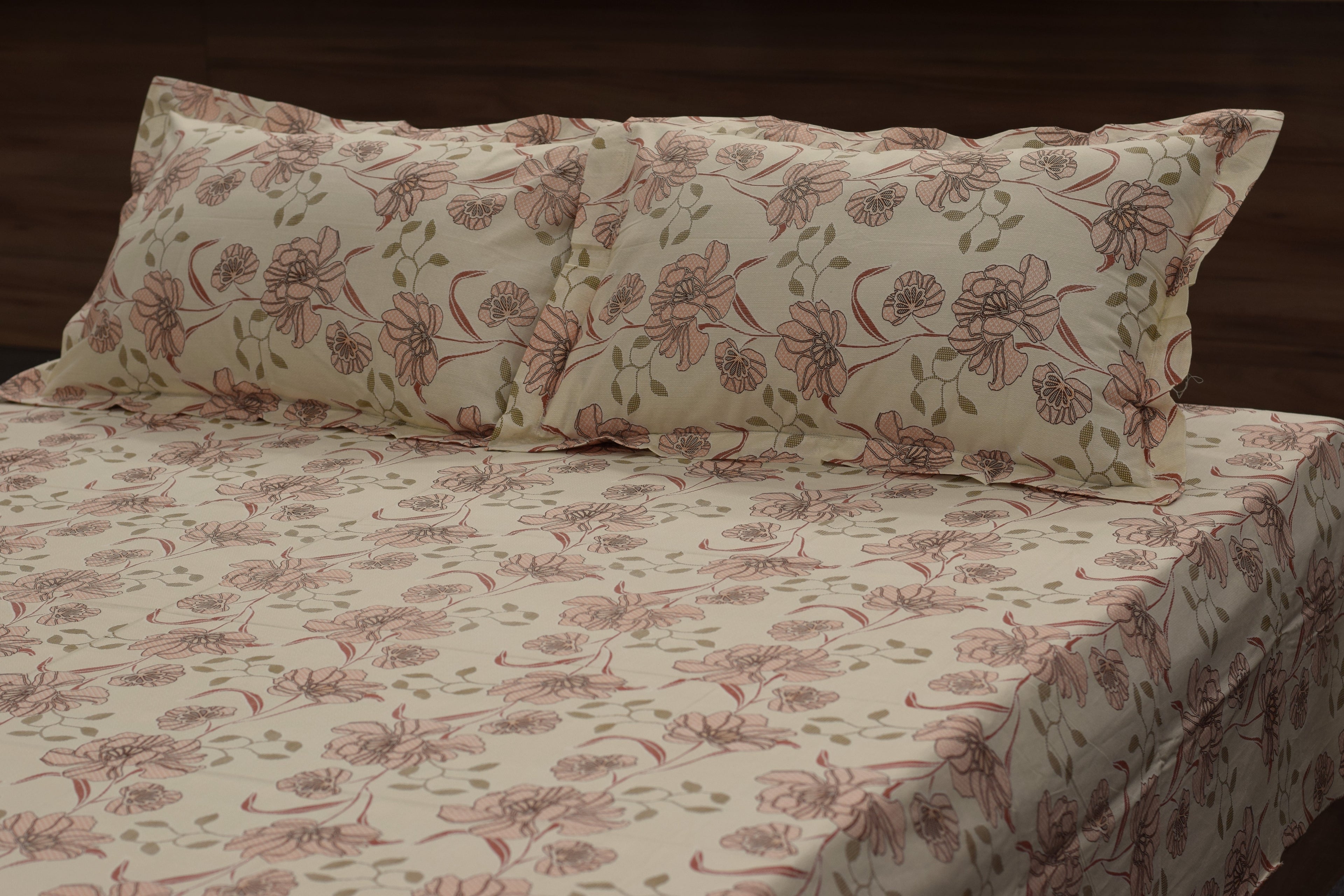 Queen Size Floral Printed Bedsheet with 2 Pillow Covers – Soft Cotton Blend | Elegant Beige & Pink