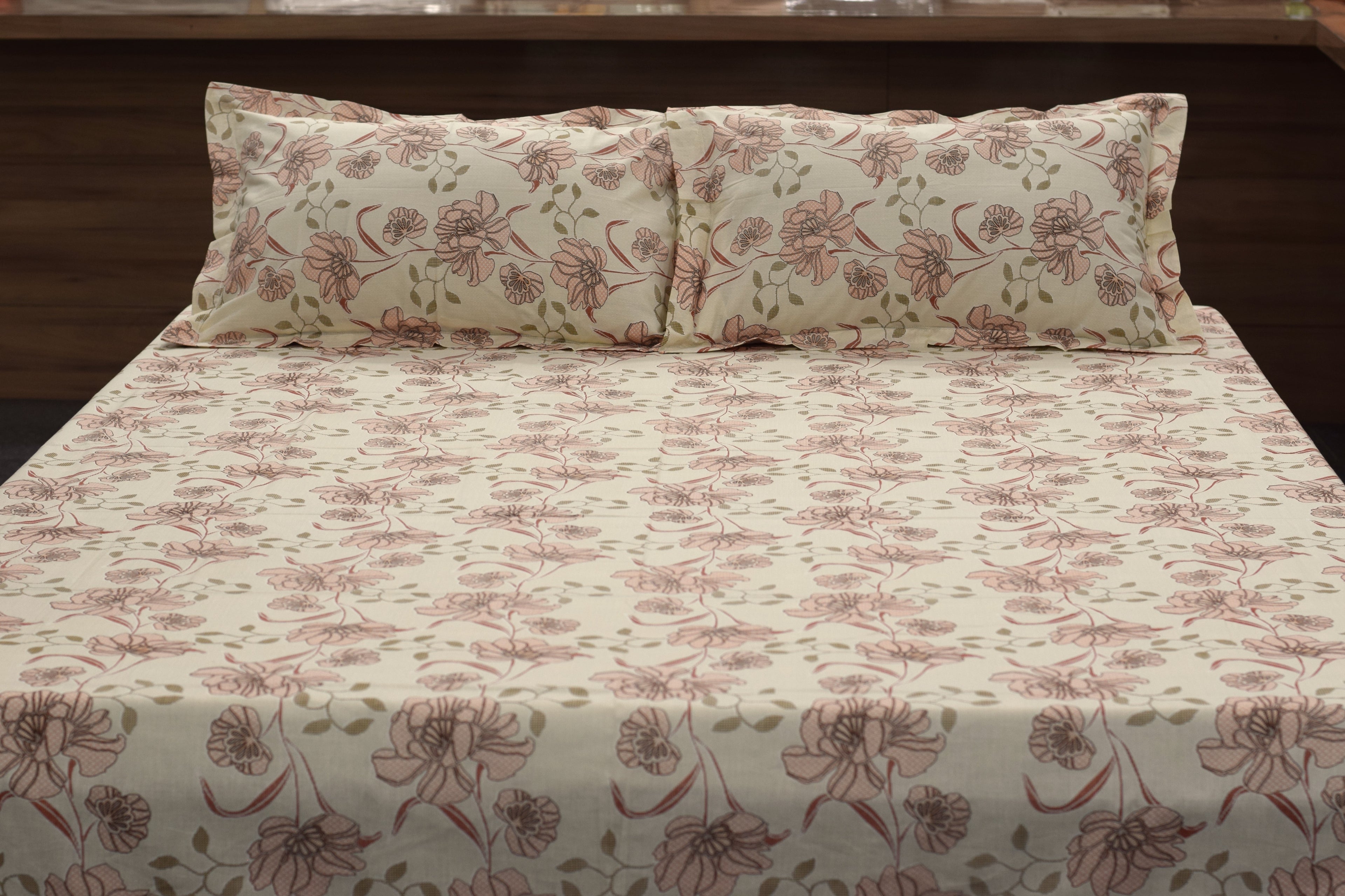 Queen Size Floral Printed Bedsheet with 2 Pillow Covers – Soft Cotton Blend | Elegant Beige & Pink
