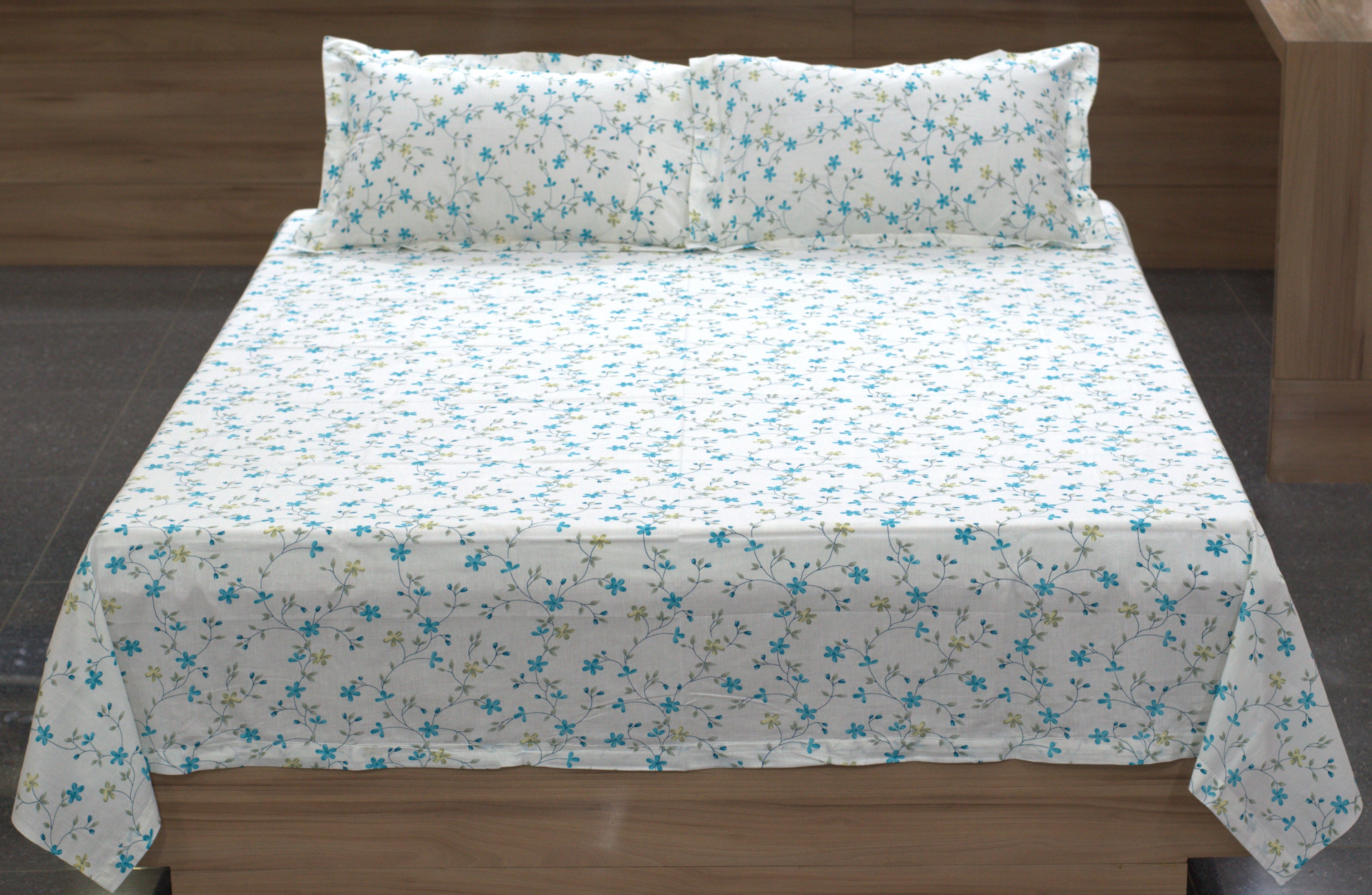 Blue Floral Queen Size Cotton Bedsheet with Pillow Covers