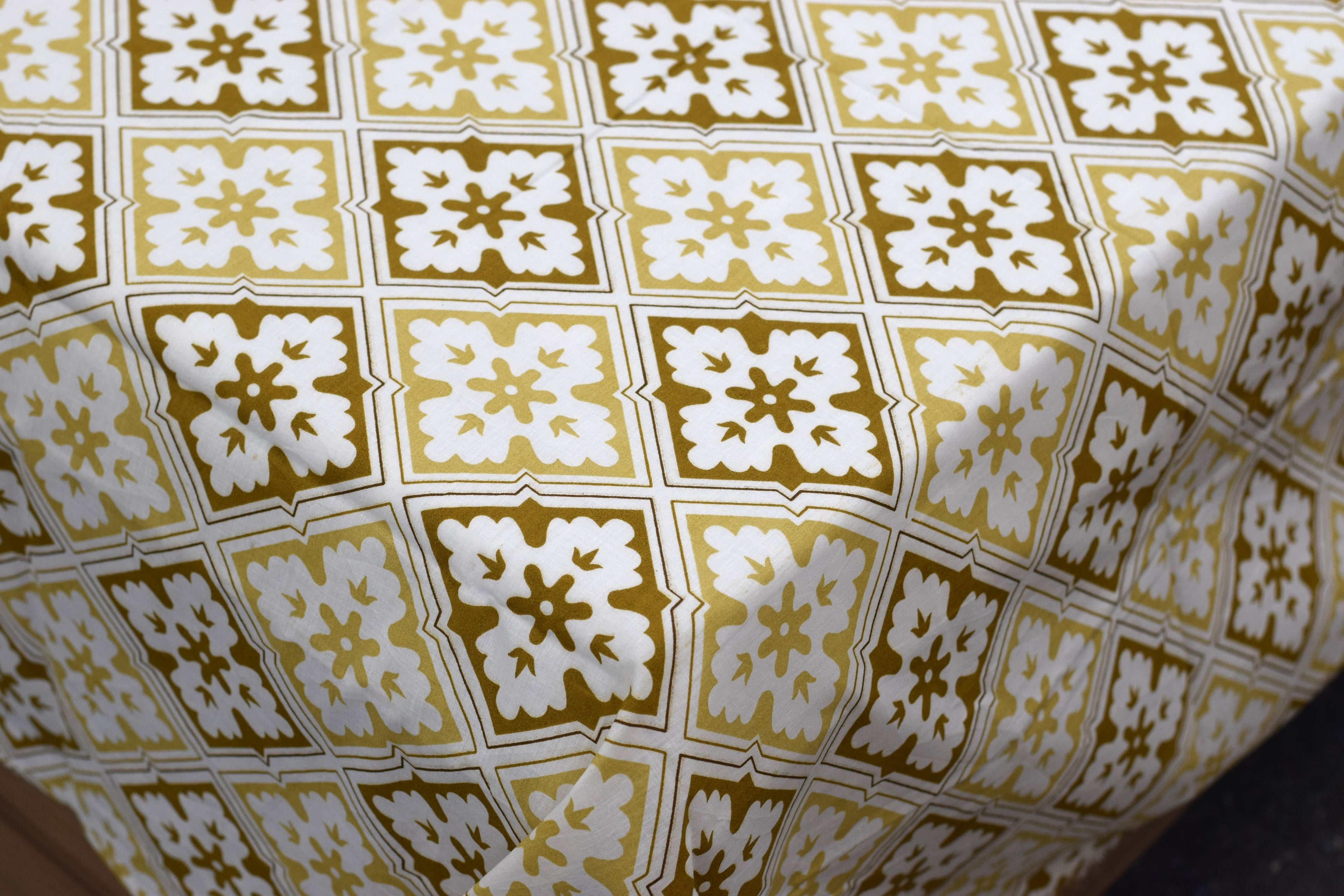 Golden Heritage Queen Size Bedsheet with Pillow Covers
