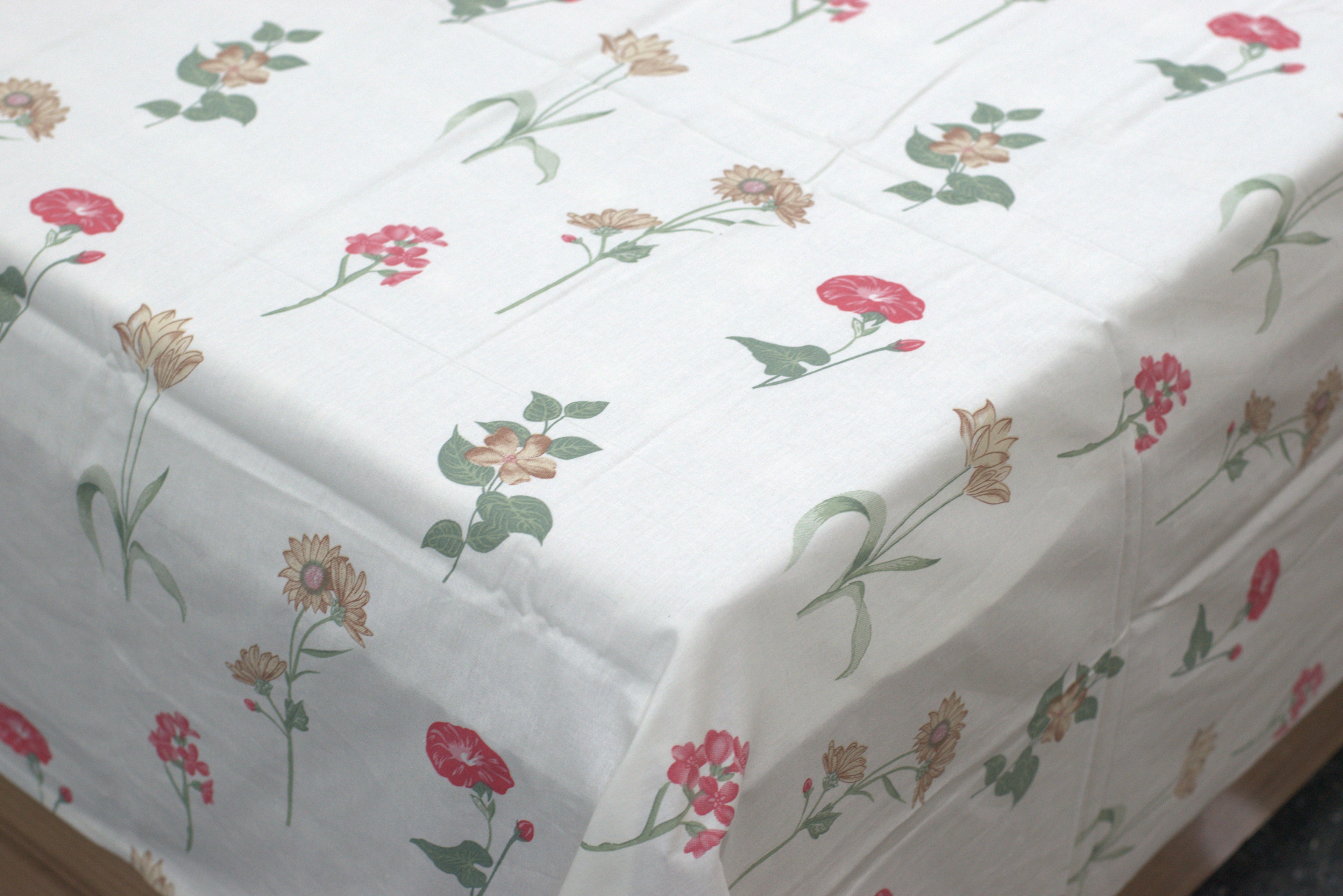 Floral Print Queen Size Bedsheet with Pillow Covers - View 2 - Floral - Nushio