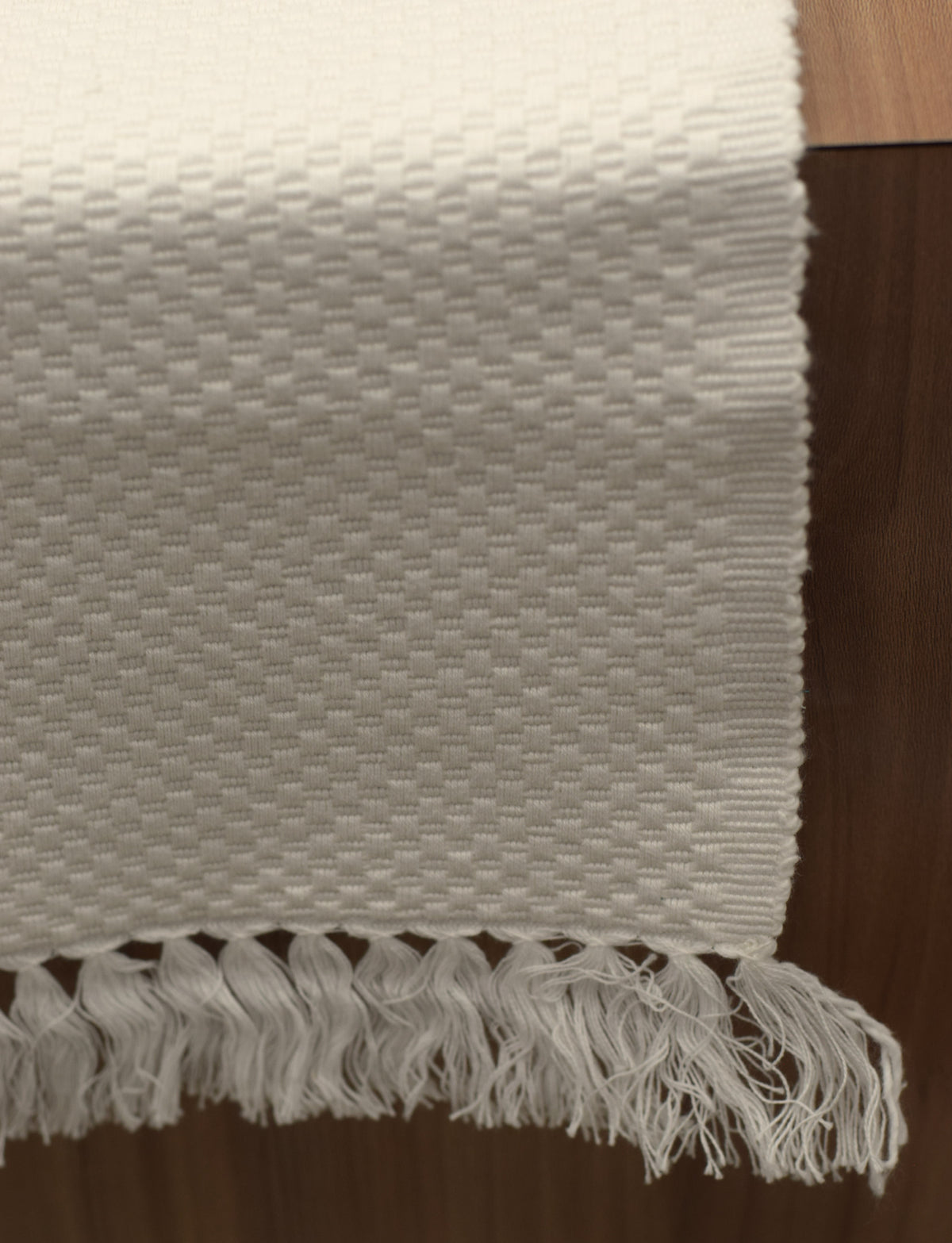 White Textured Table Runner with Fringe – 150 × 40 cm