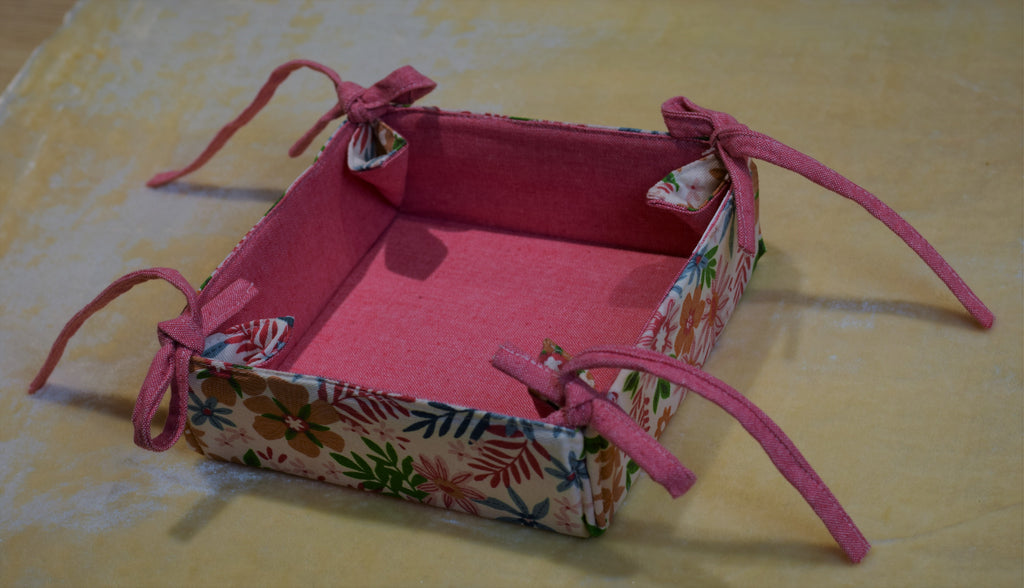 Floral Fabric Bread Basket – 30x30 cm Collapsible Table Caddy