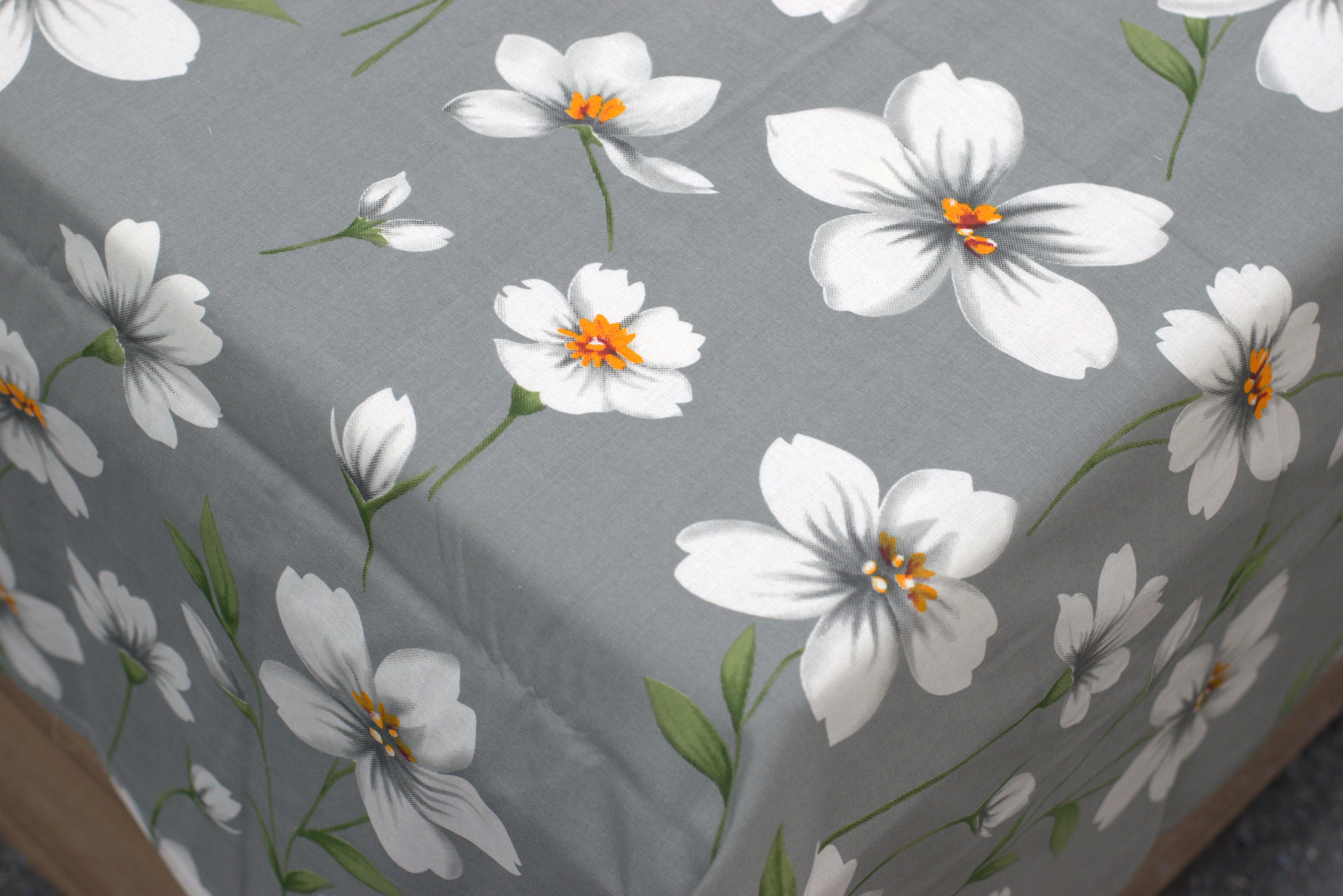 Grey & White Floral Print Queen Size Bedsheet with 2 Pillow Covers - View 3 - Floral - Nushio