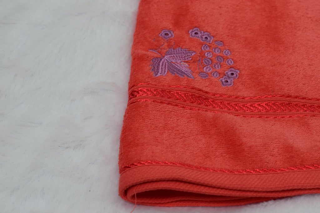 Premium Turkish Embroidered Hand Towel – Soft Cotton, Elegant Floral Design