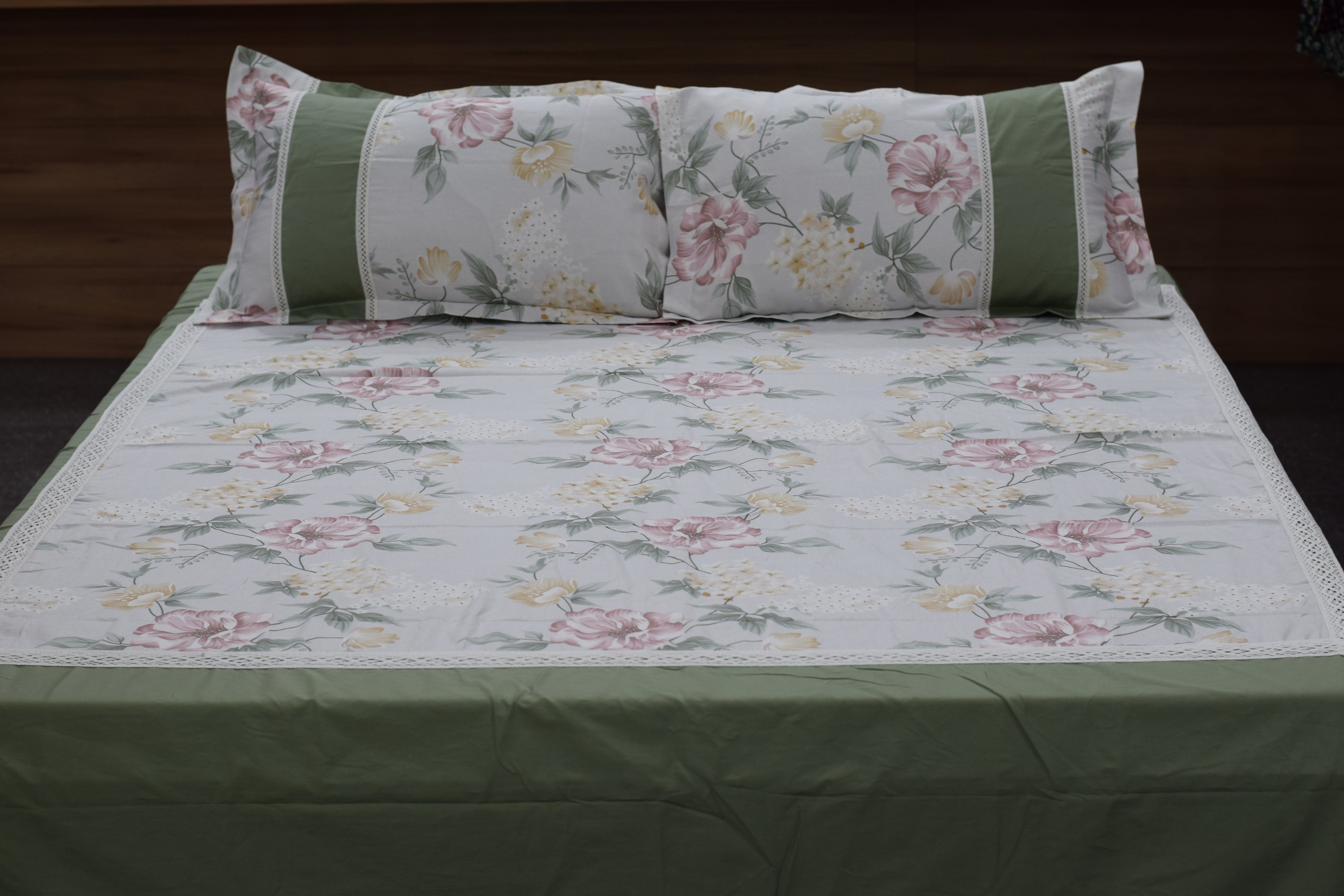 Sage Green Floral King Size Bedspread with Pillow Covers | Elegant Botanical Bed Cover