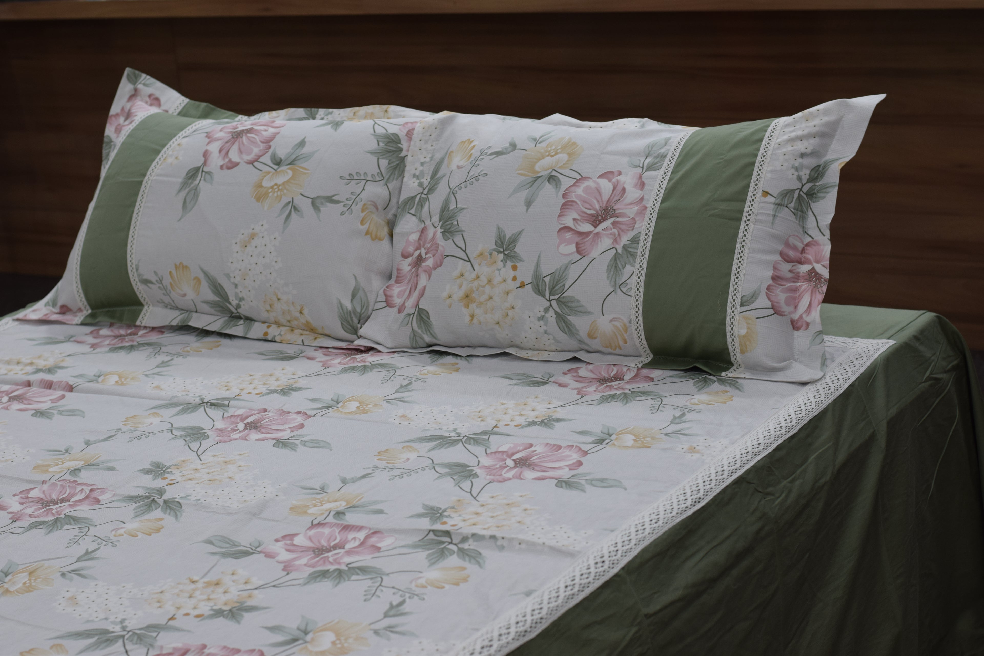 Sage Green Floral King Size Bedspread with Pillow Covers | Elegant Botanical Bed Cover