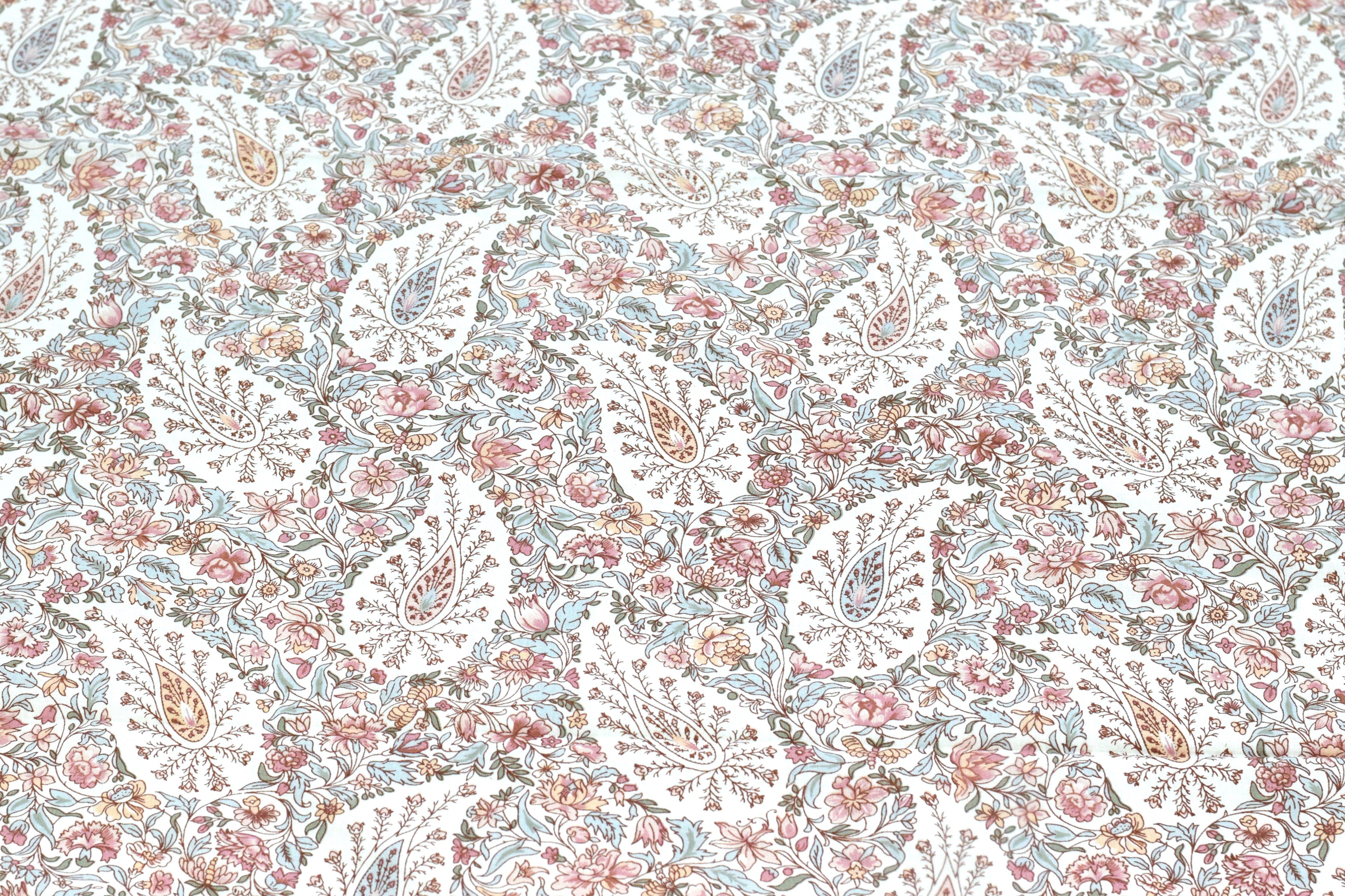 Premium Floral Printed Bed Spread with Lace Border – 86 x 102 Inches | Soft & Elegant Bedroom Bedding