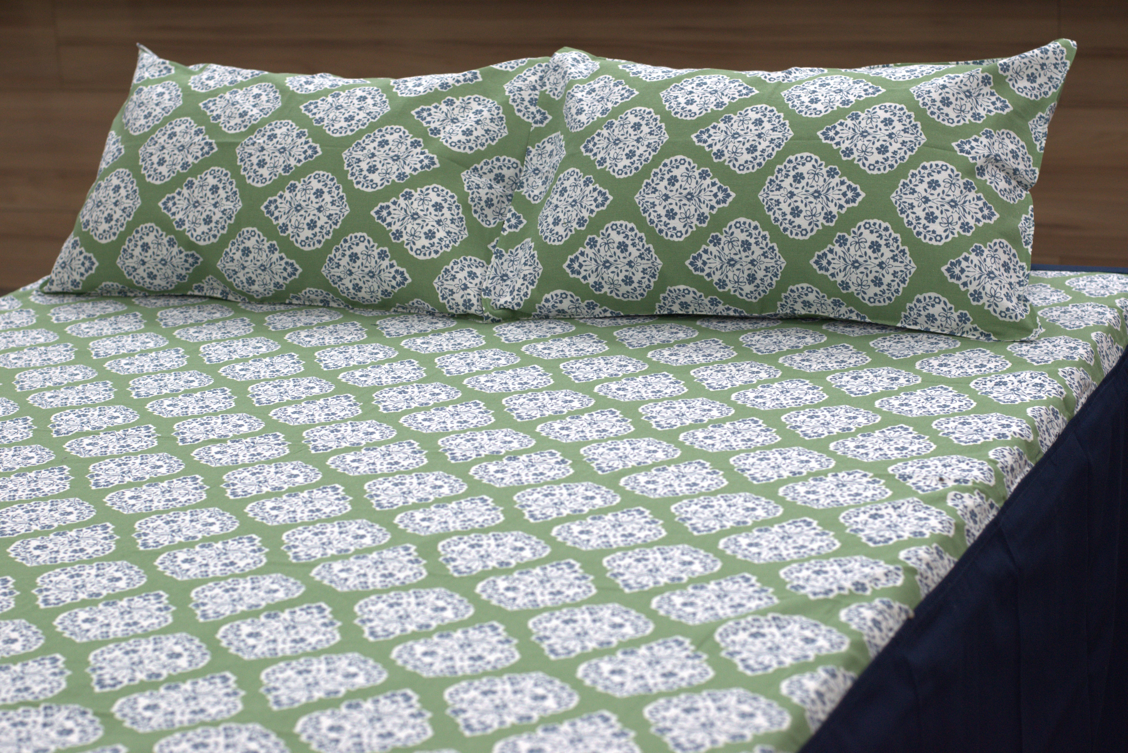 Premium Floral Sage Green Cotton King Size Bedspread with Navy Blue Border