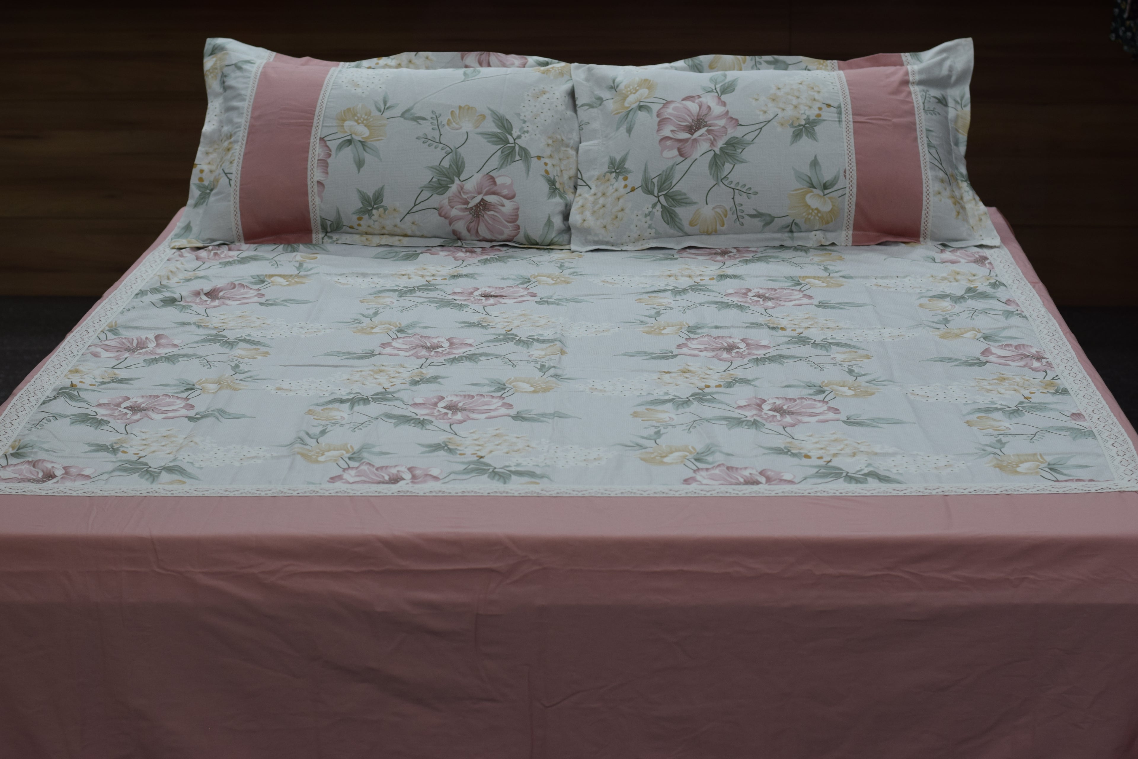 Blush Bloom Floral King Size Bedspread with Pillow Covers