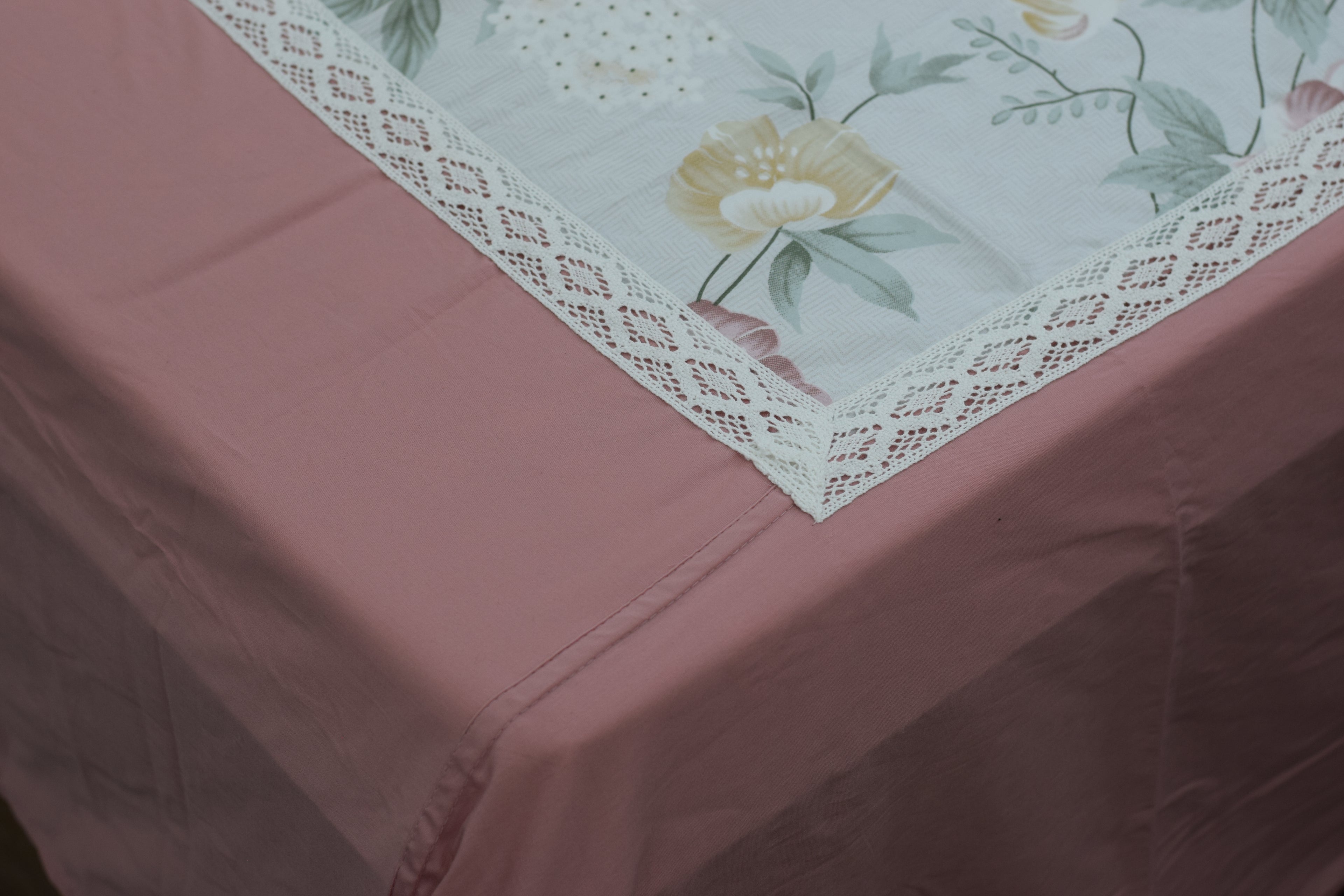 Blush Bloom Floral King Size Bedspread with Pillow Covers