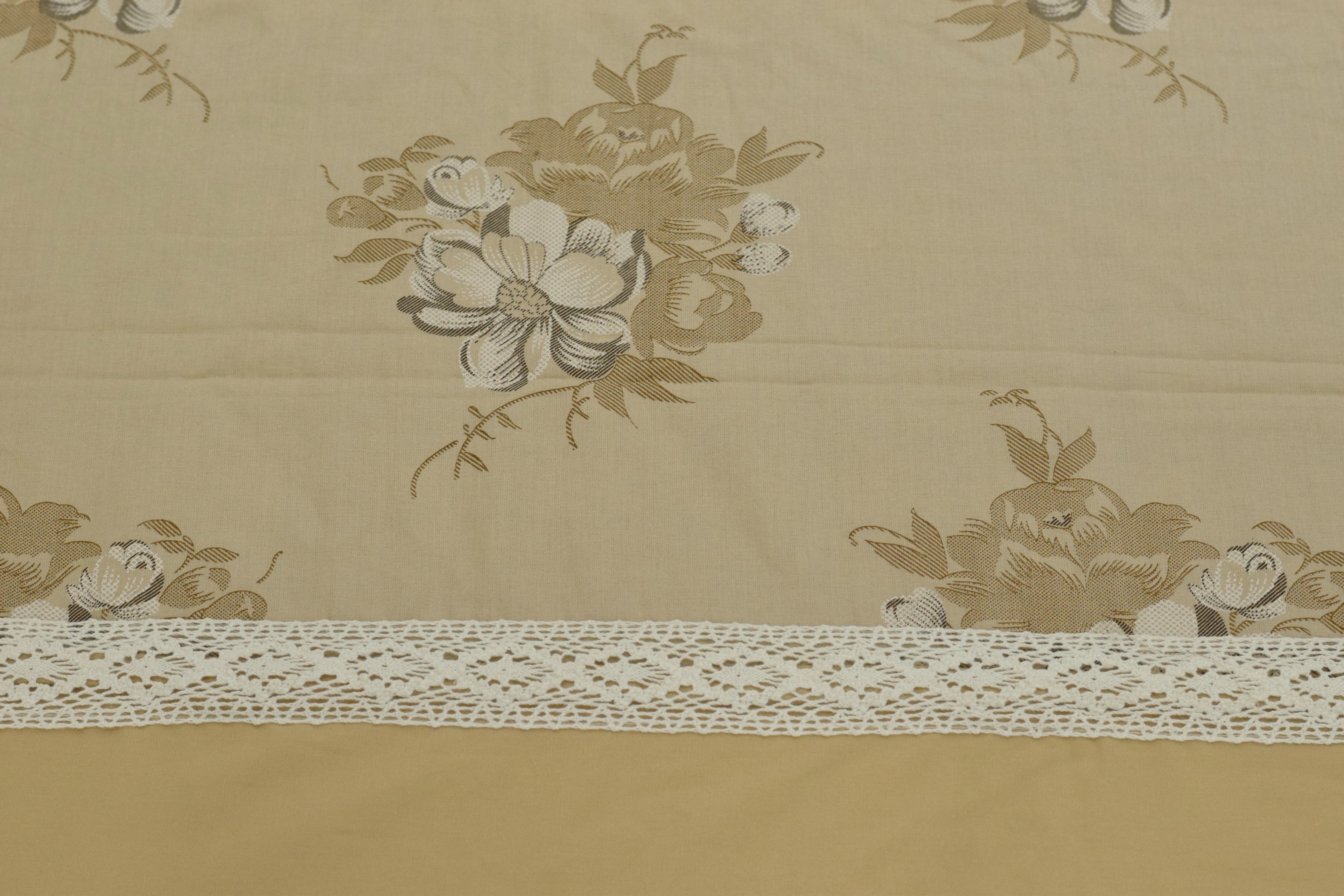 King Size Floral Bedspread Set with 2 Pillow Covers – Beige | 96 x 102 Inches | Soft & Elegant Bedding