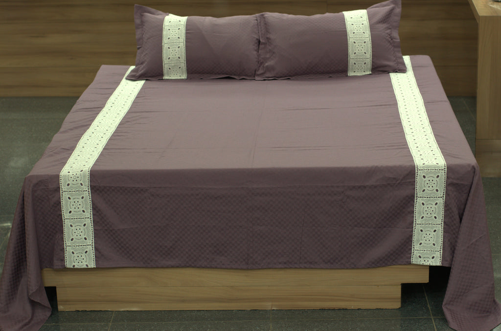 Cotton Blend Bedspread with Elegant Cream Lace Design – 102 × 114 Inches