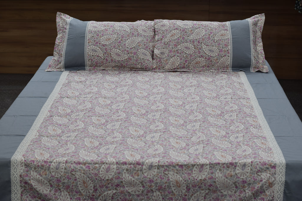 Elegant Paisley Floral King Size Bedspread Set with Pillow Covers – Grey & Pink Cotton Blend Bedding