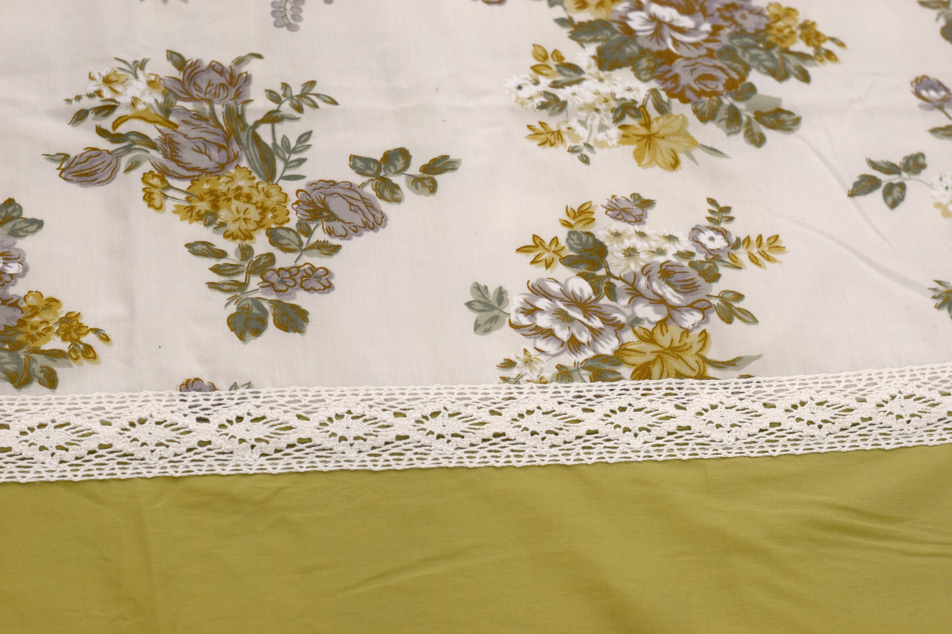 Premium Floral King Size Bedspread Set with 2 Pillow Covers | Cotton Blend |  Green & White | 98 × 102 Inches